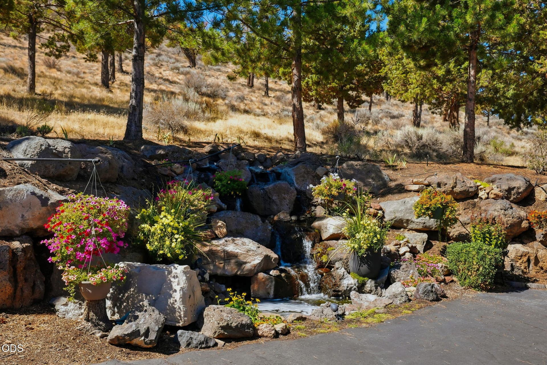 New fountain 2. Photo 5 of 60, 631 Sundance Ridge Court, Redmond, OR 97756