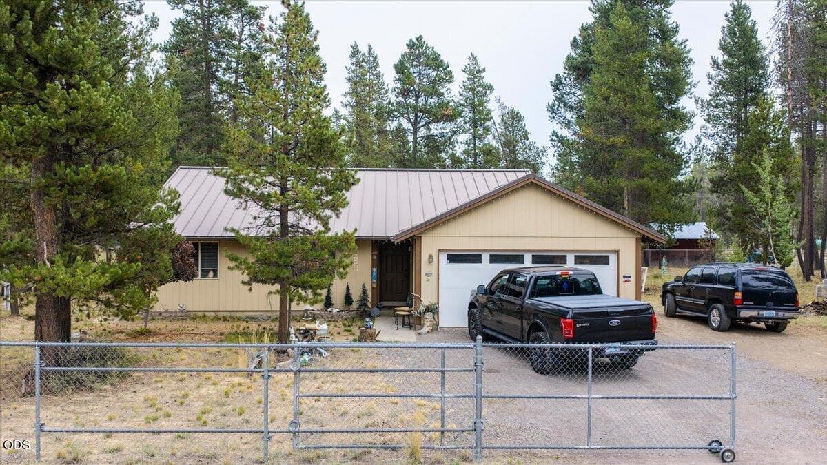 01-54690 Pinewood Ave, Bend-1. Photo 1 of 34, 54690 Pinewood Avenue, Bend, OR 97707
