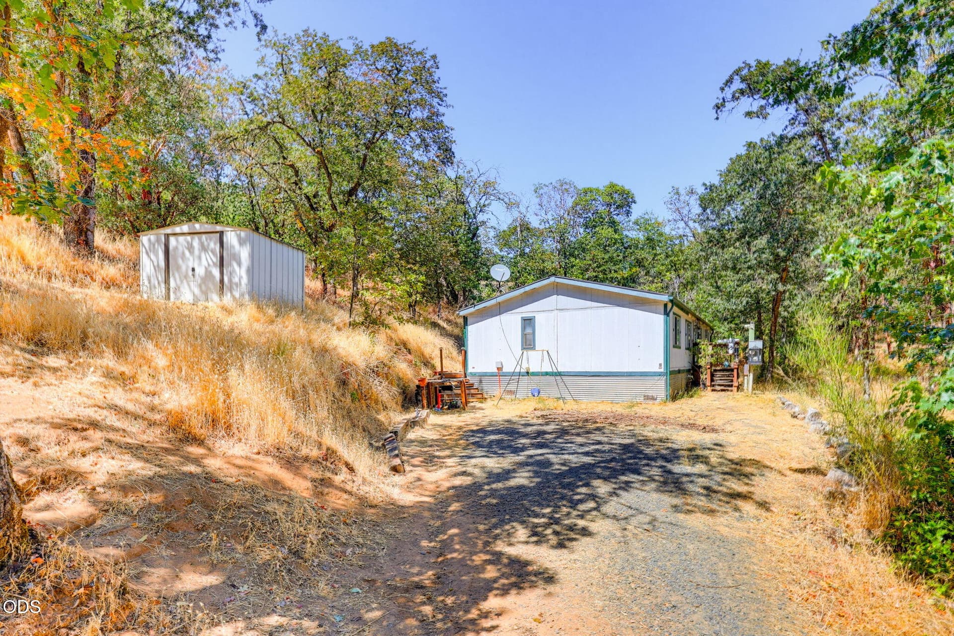 Front. Photo 2 of 37, 887 Three Pines Road, Grants Pass, OR 97526