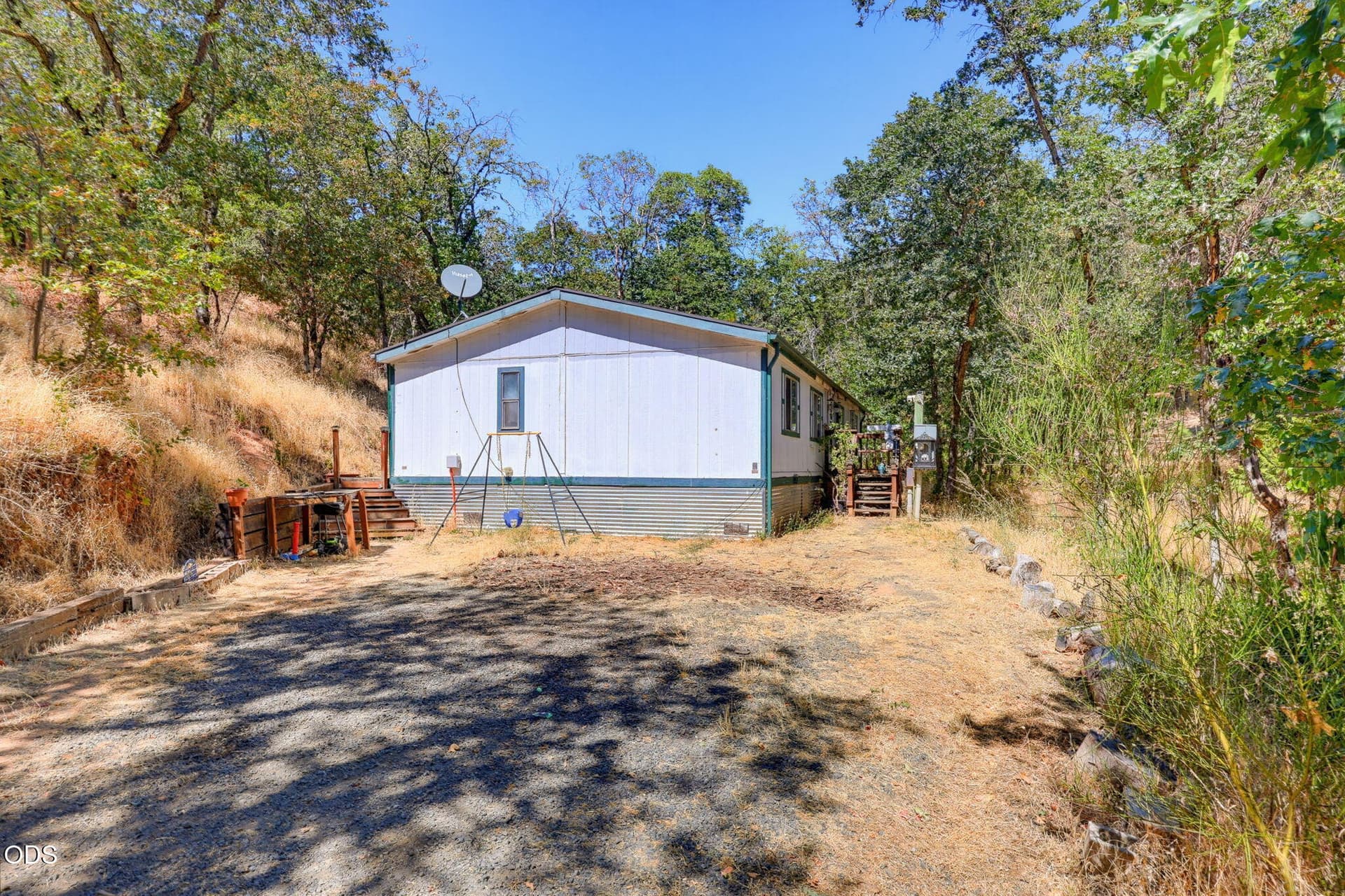 ApxTP00009. Photo 1 of 37, 887 Three Pines Road, Grants Pass, OR 97526