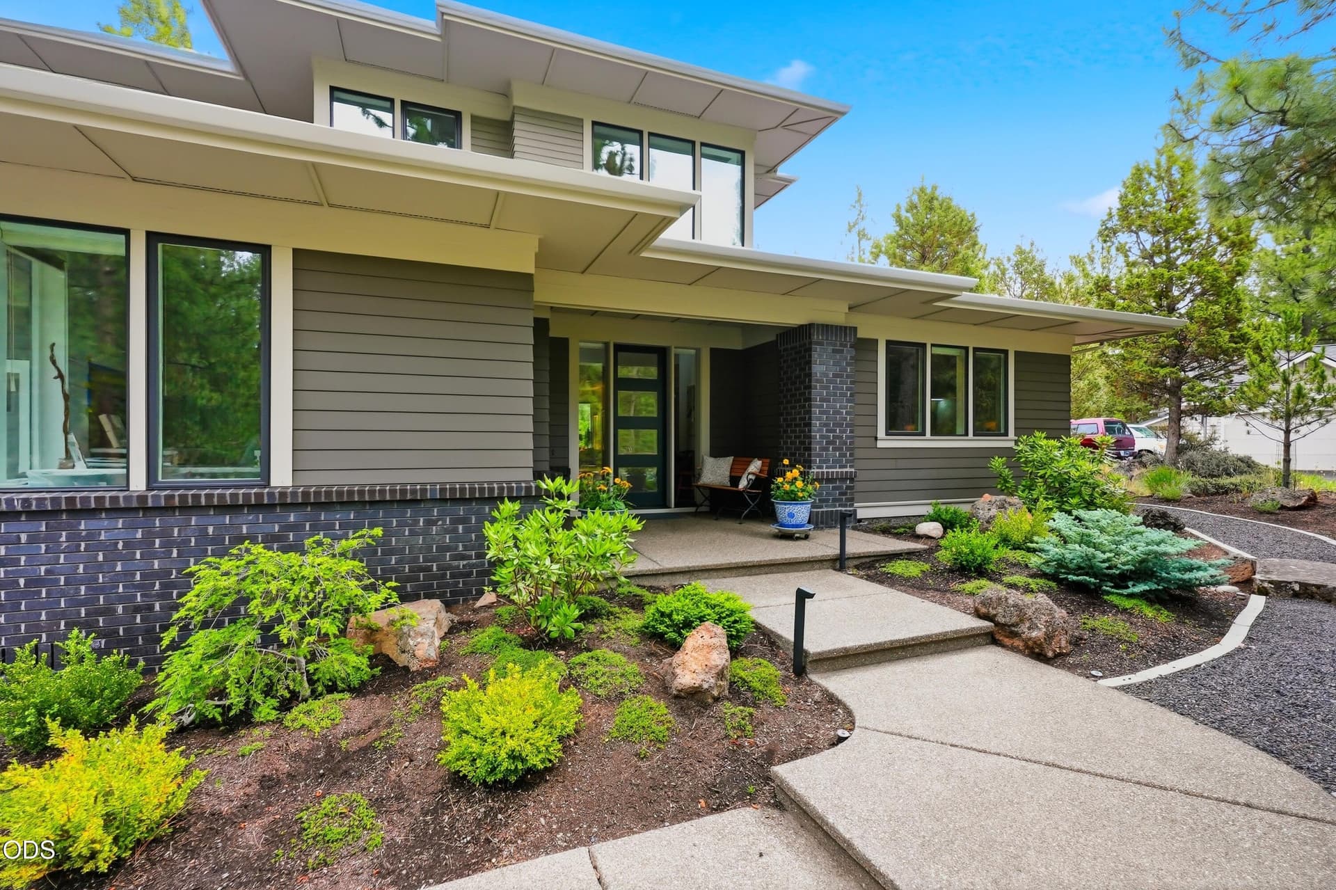 03 ENTRY. Photo 3 of 48, 2966 NW Meldrum Court, Bend, OR 97703