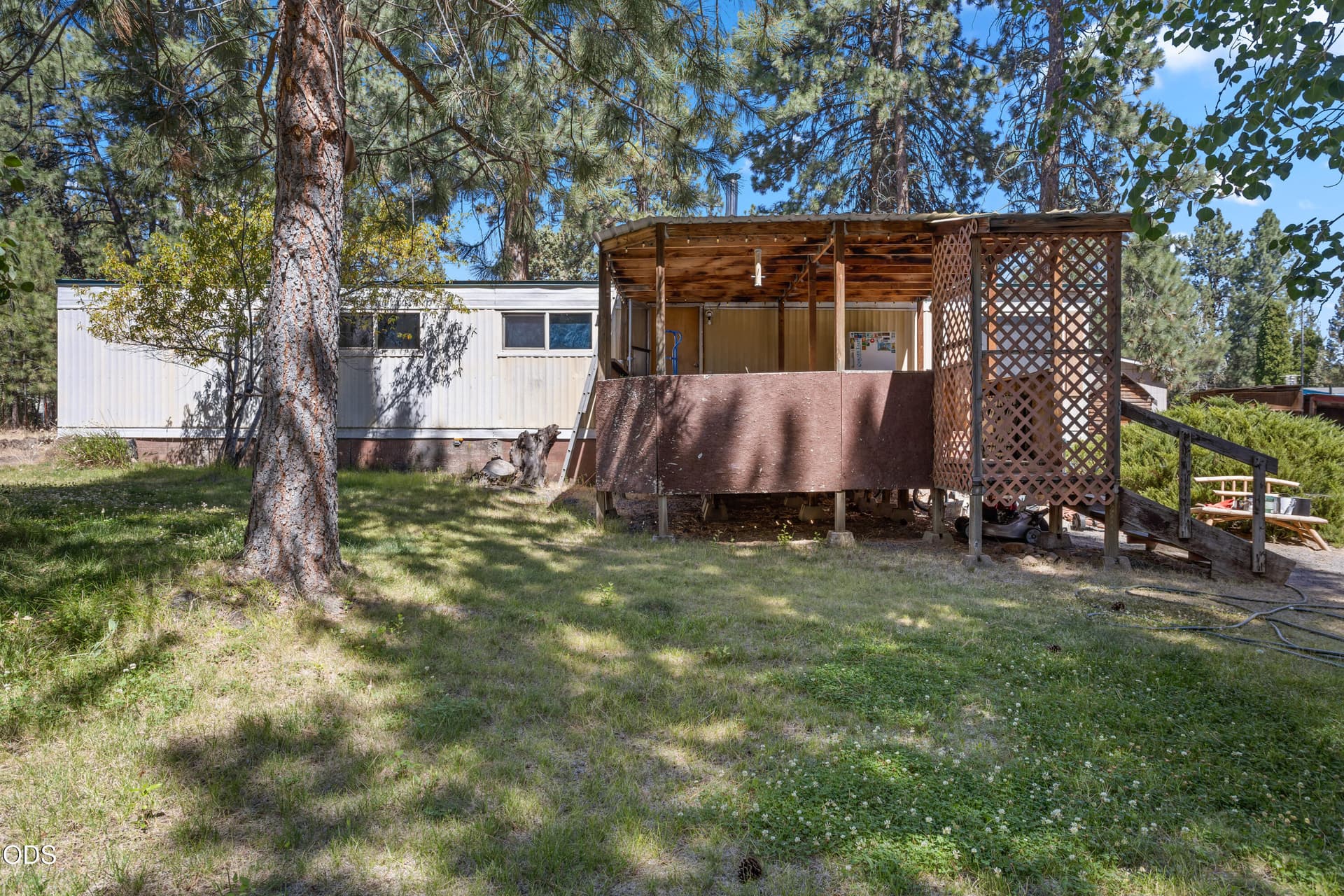 Large corner lot. Photo 4 of 23, 60948 Flint Lane, Bend, OR 97702