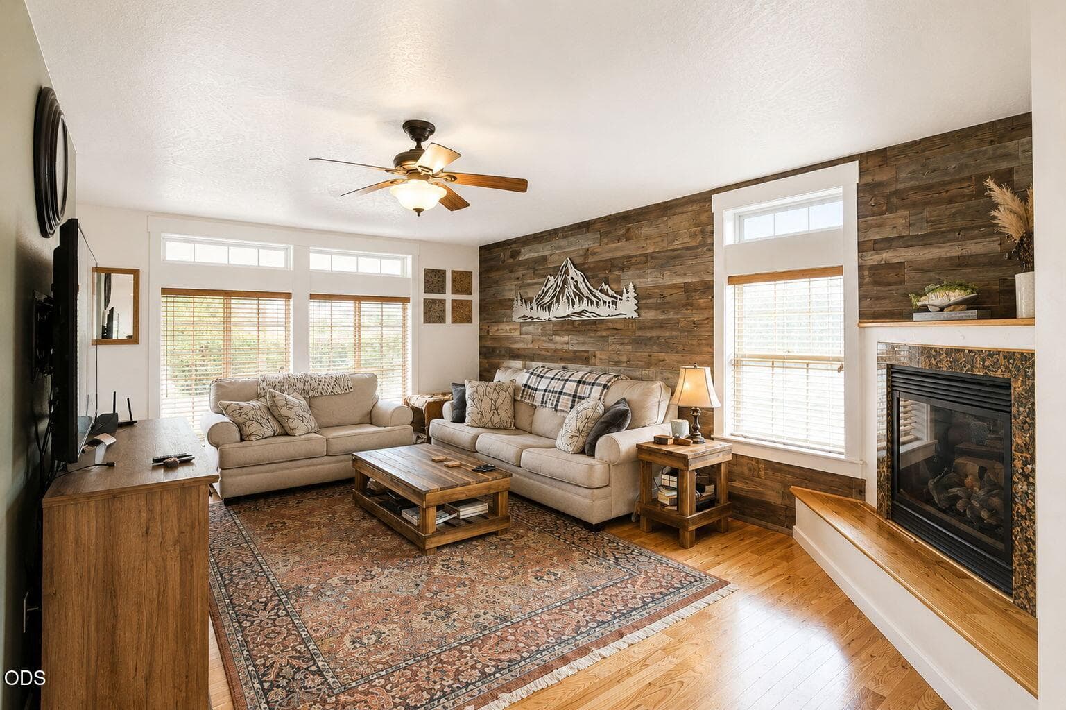 3-web-or-mls-4F4C7A15-3AFF-4276-9722-BE2. Photo 4 of 32, 1144 Highlands Drive, Eagle Point, OR 97524
