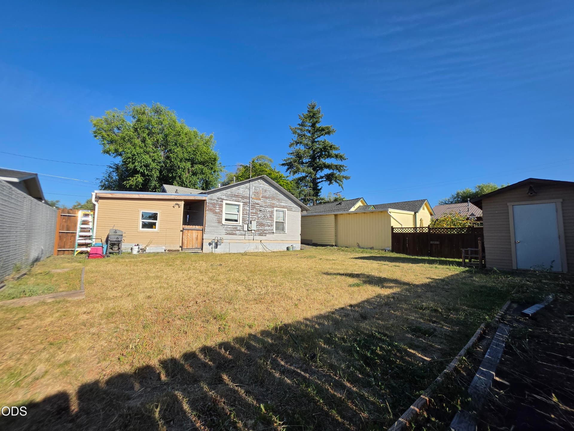 87196. Photo 3 of 22, 1518 Pleasant Avenue, Klamath Falls, OR 97601