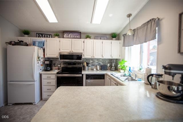 1110 Jaynes (7 of 17). Photo 4 of 15, 1058 Hemlock Lane, Grants Pass, OR 97527