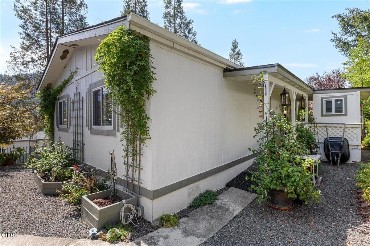 05-CI_4347. Photo 2 of 24, 5648 Foothill Boulevard Unit SPC 7, Grants Pass, OR 97526