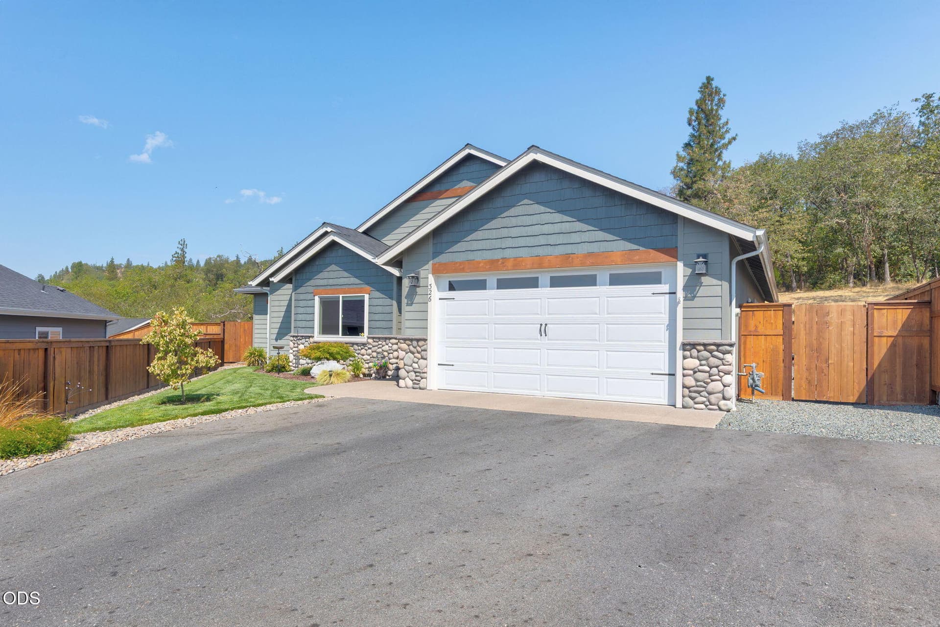 3-web-or-mls-326-sw-kennedy-wy. Photo 1 of 25, 326 SW Kennedy Way, Grants Pass, OR 97526