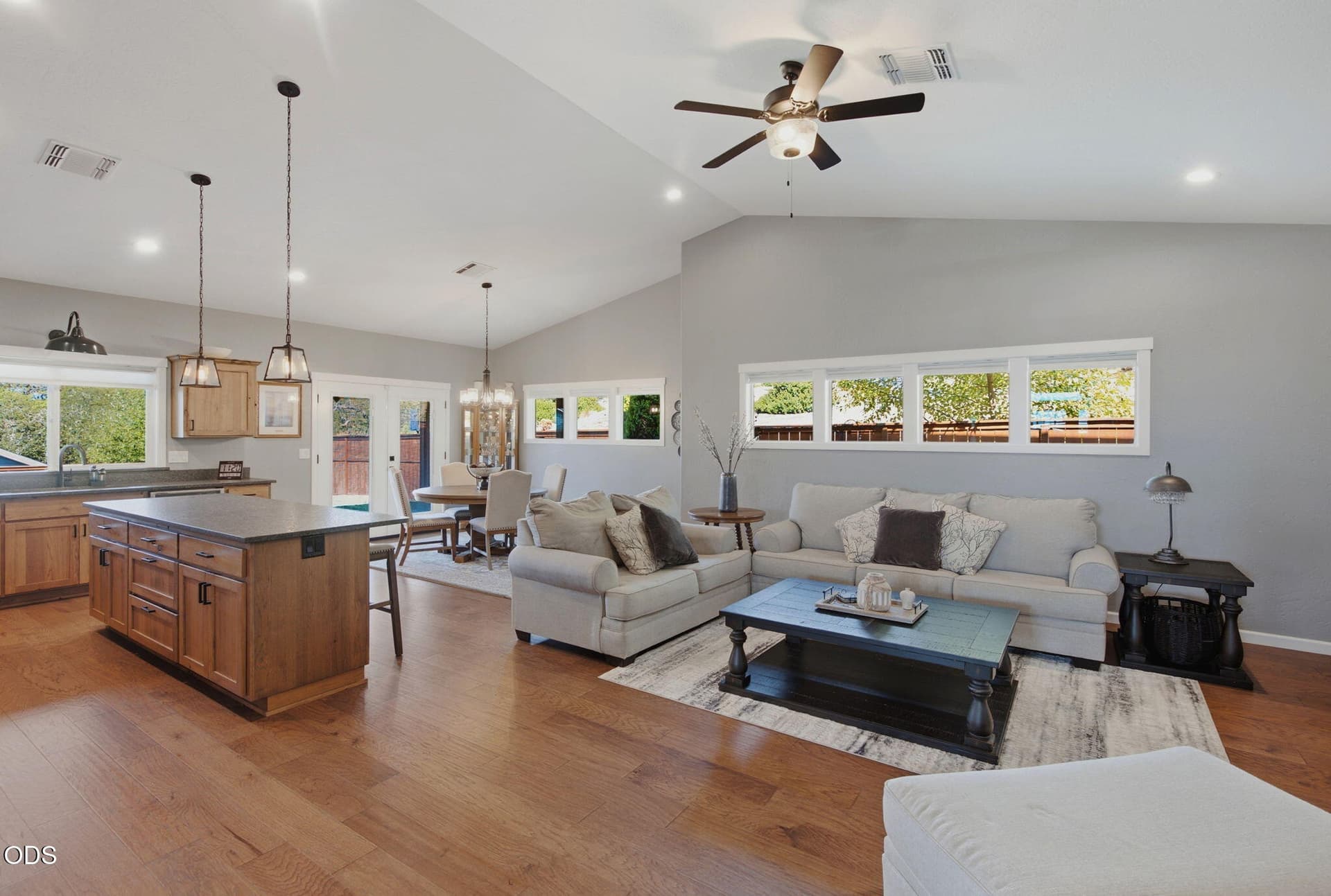 14-web-or-mls-326-sw-kennedy-wy. Photo 4 of 25, 326 SW Kennedy Way, Grants Pass, OR 97526