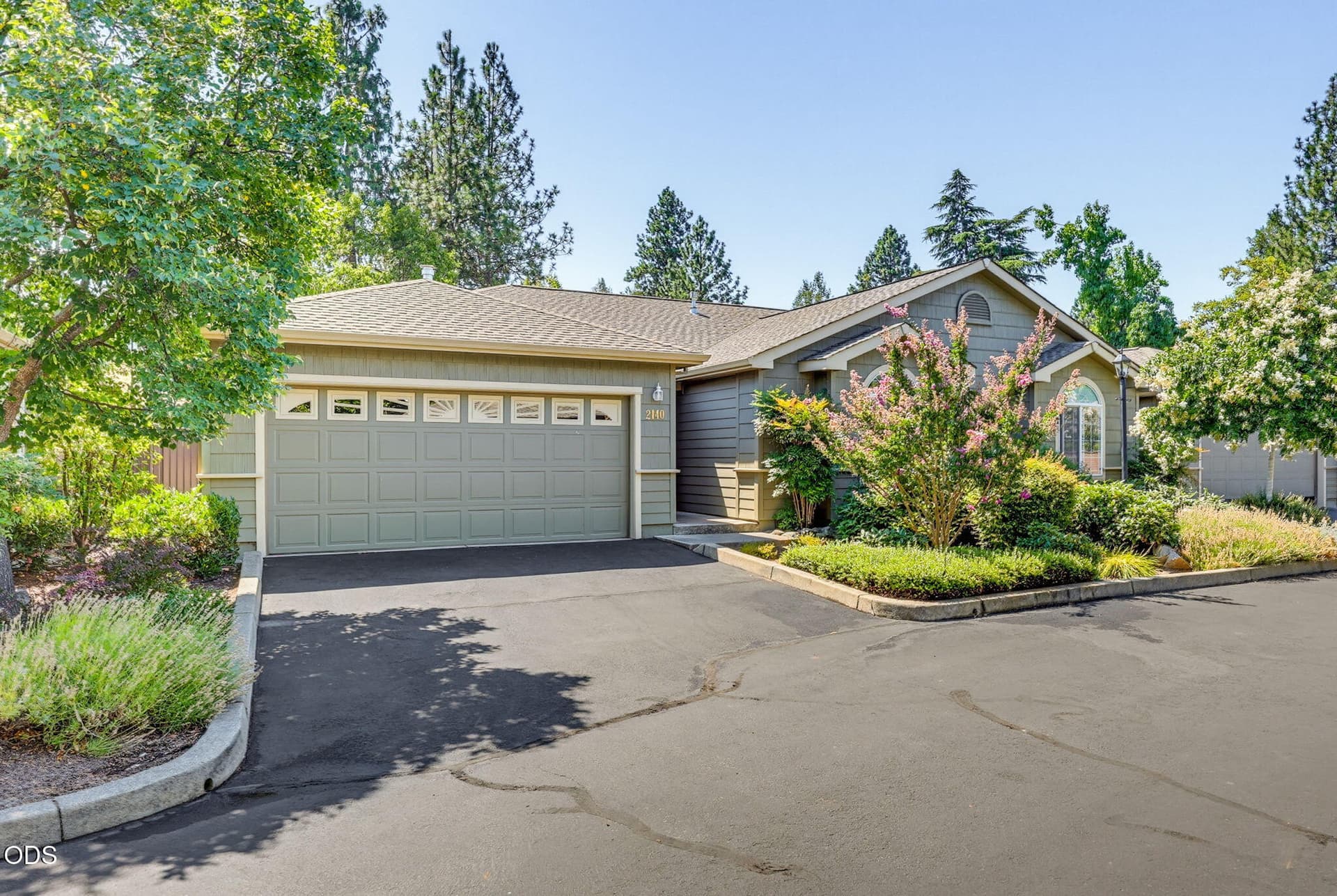 ApxBL00003. Photo 3 of 28, 2140 Birchwood Lane, Ashland, OR 97520