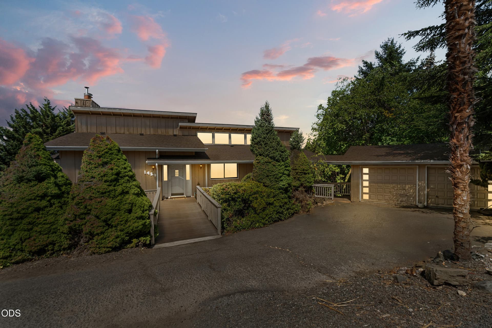 57_1459-highcrest-28-twilight-01. Photo 1 of 60, 1459 Highcrest Drive, Medford, OR 97504
