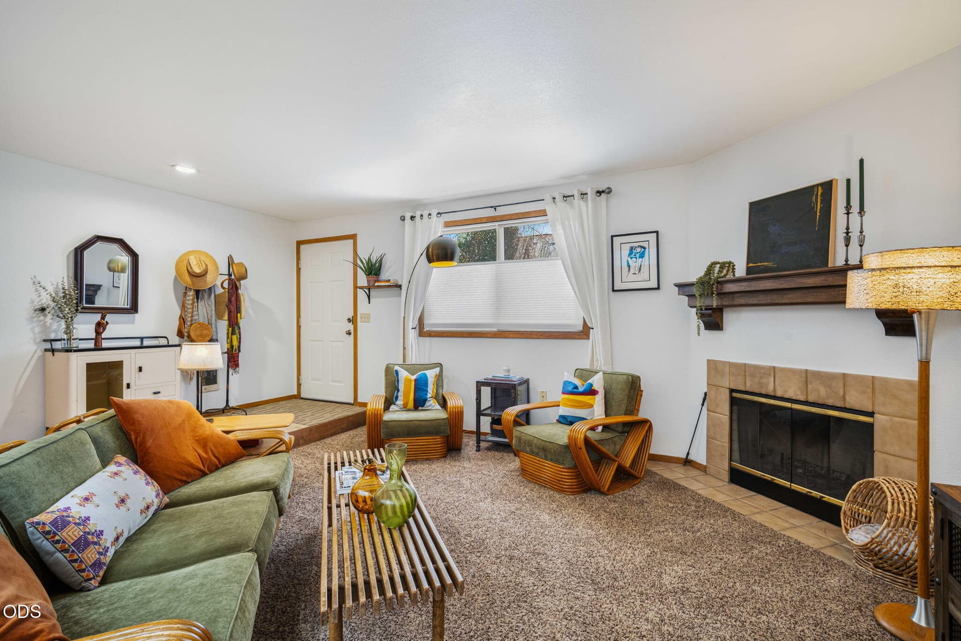 Interior. Photo 2 of 33, 1050 NE Butler Market Road Unit APT 37, Bend, OR 97701