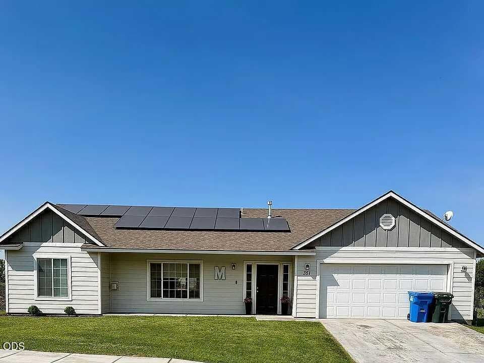 Exterior. Photo 1 of 15, 351 Lincoln Avenue, Umatilla, OR 97882