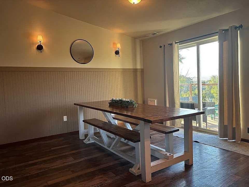Dining Area. Photo 4 of 15, 351 Lincoln Avenue, Umatilla, OR 97882