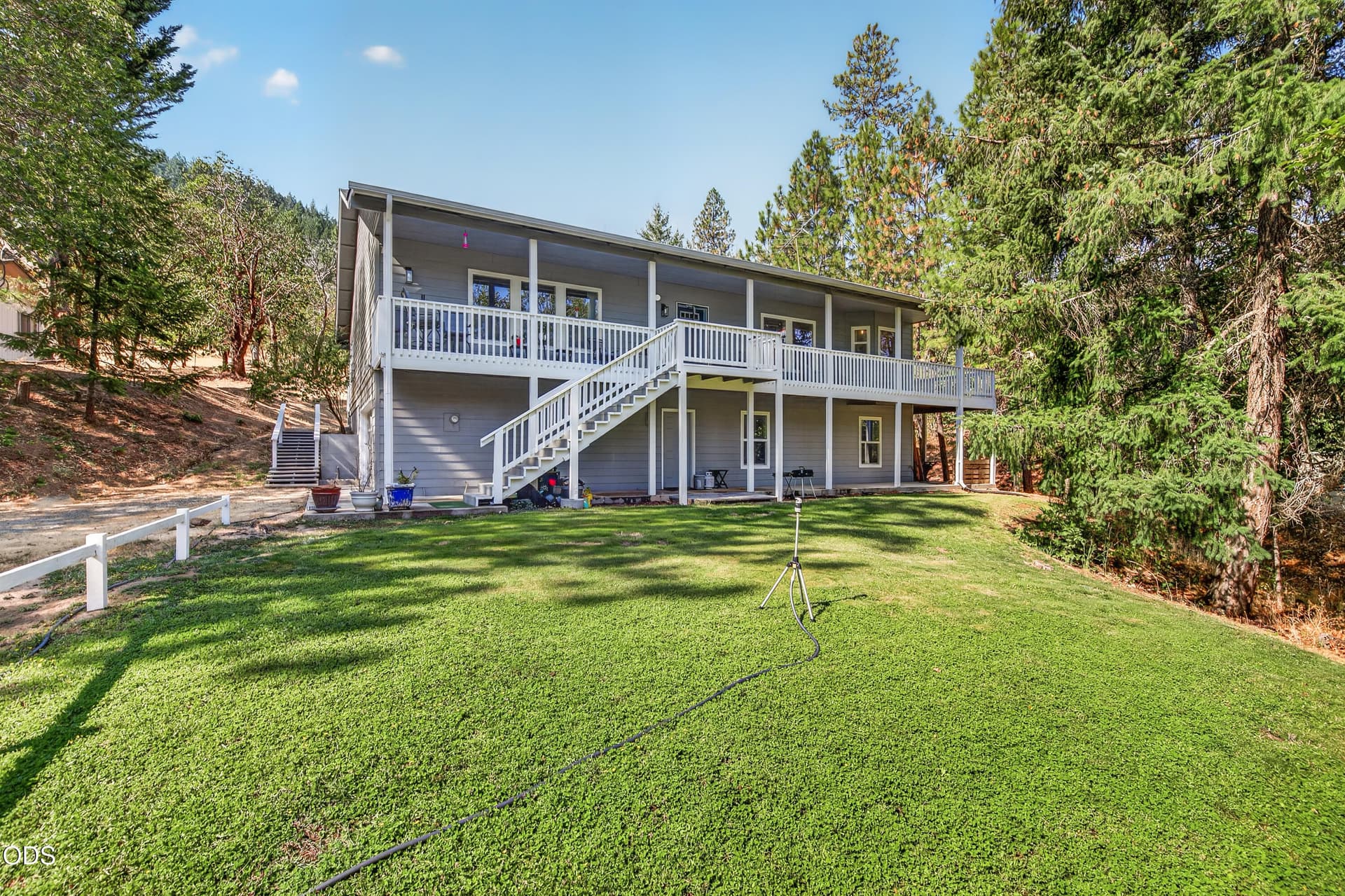 3. Photo 3 of 38, 6477 Donaldson Road, Grants Pass, OR 97526