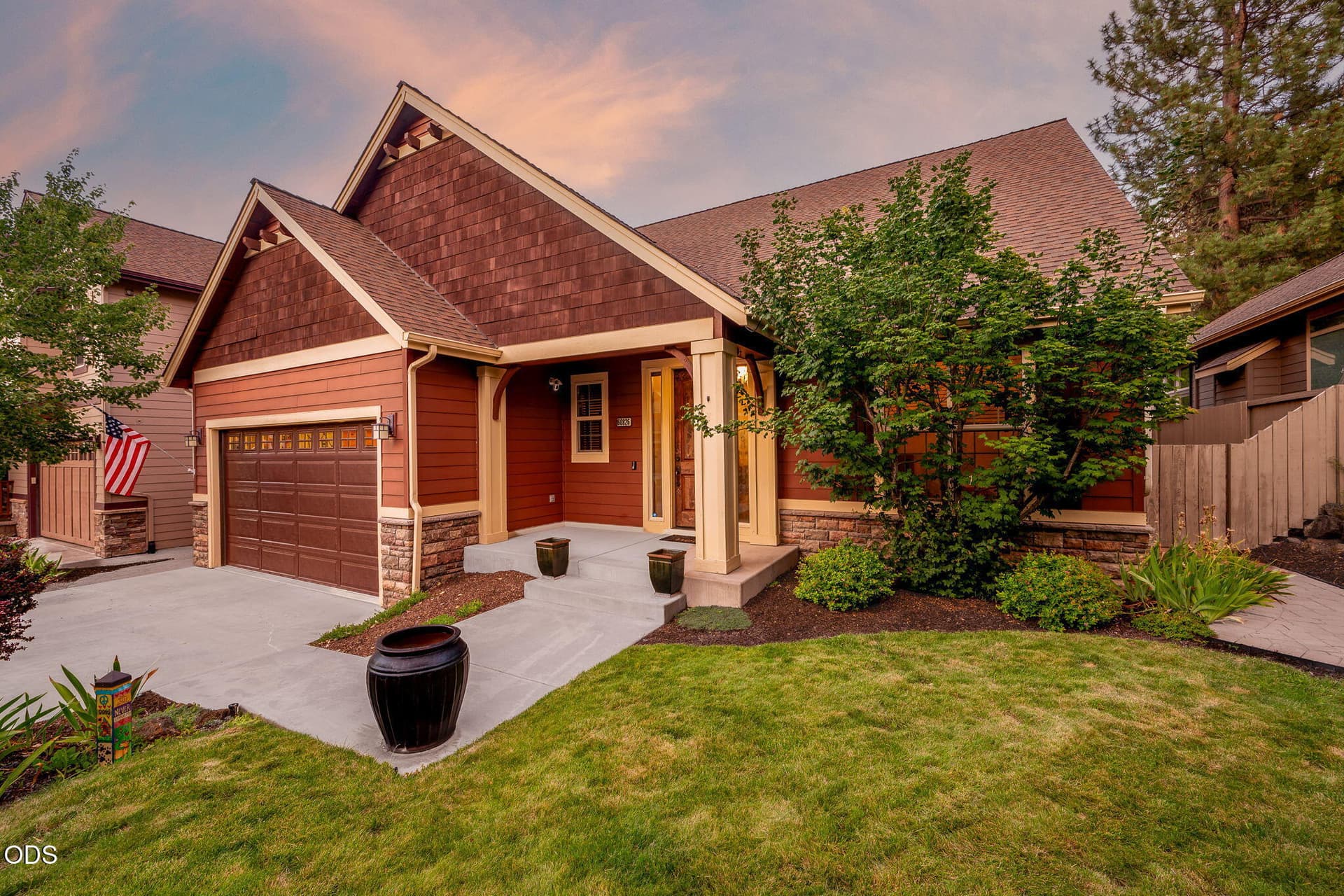 33-web-or-mls-8-21-26 Whitney Pl Bend-7. Photo 3 of 55, 60826 Whitney Place, Bend, OR 97702