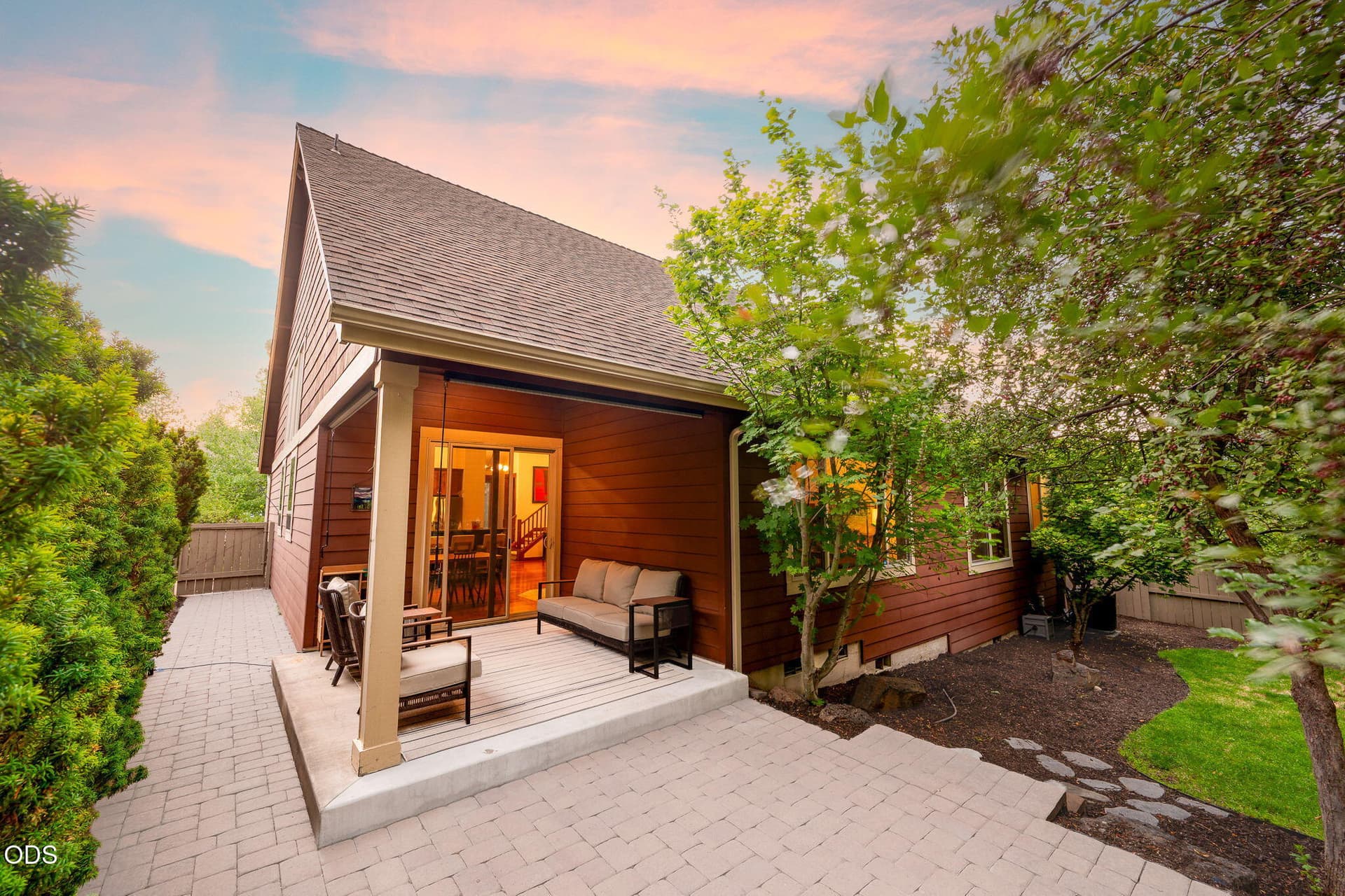 34-web-or-mls-8-21-26 Whitney Pl Bend-1. Photo 4 of 55, 60826 Whitney Place, Bend, OR 97702