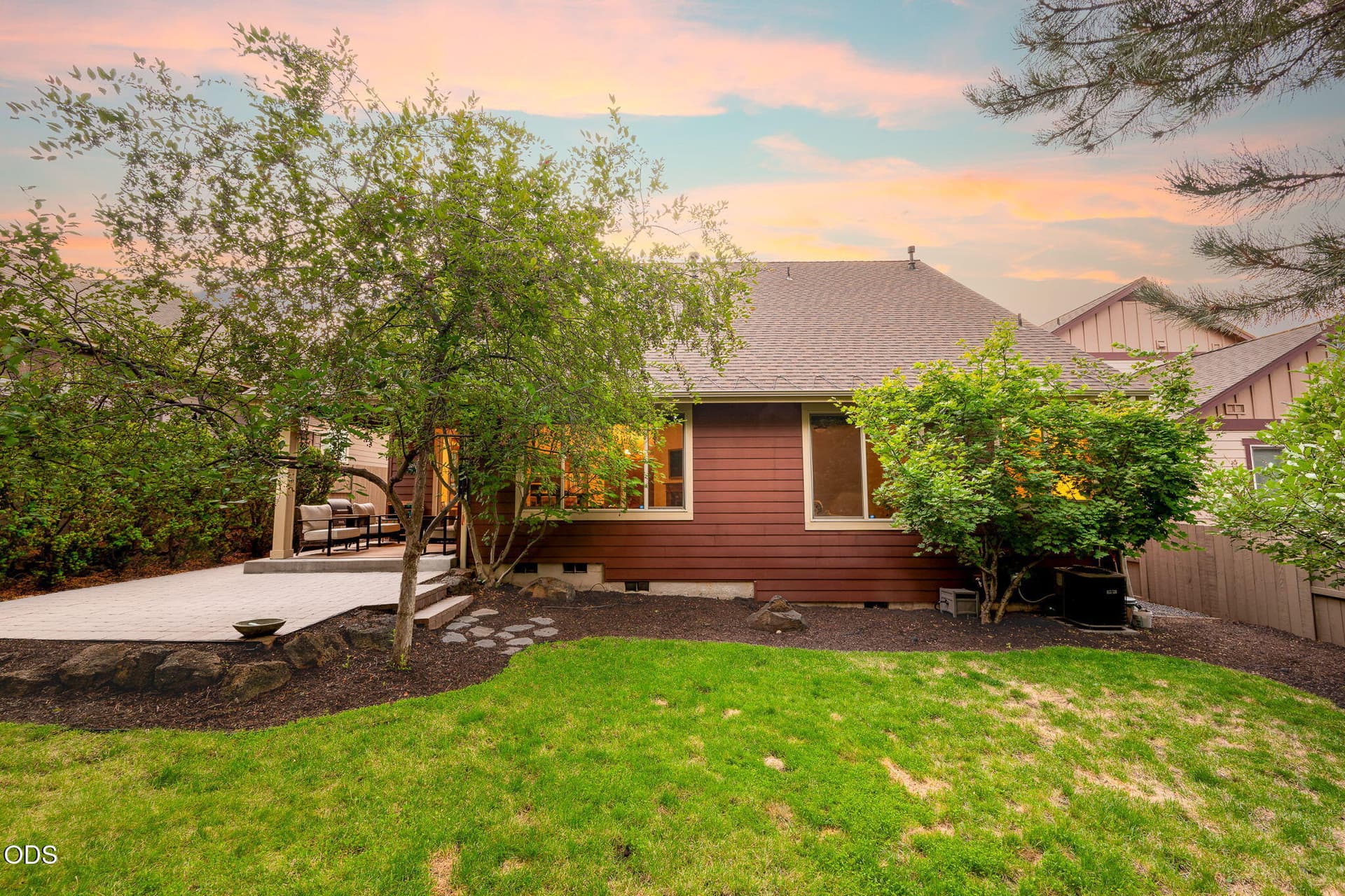 35-web-or-mls-8-21-26 Whitney Pl Bend-2. Photo 5 of 55, 60826 Whitney Place, Bend, OR 97702