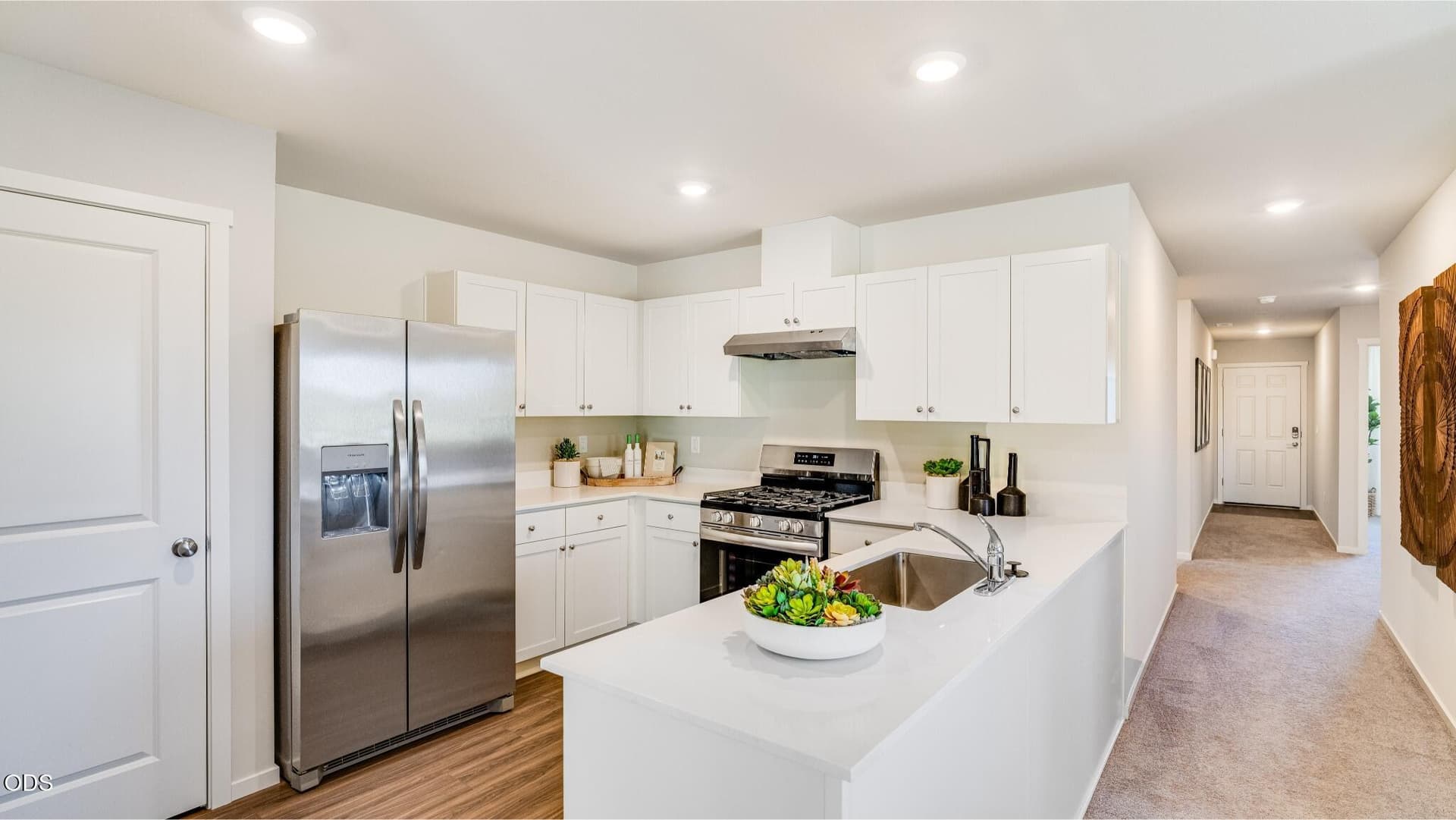 White Cabinet Example. Photo 4 of 28, 51771 Jubilee Pine Dr, La Pine, OR 97739
