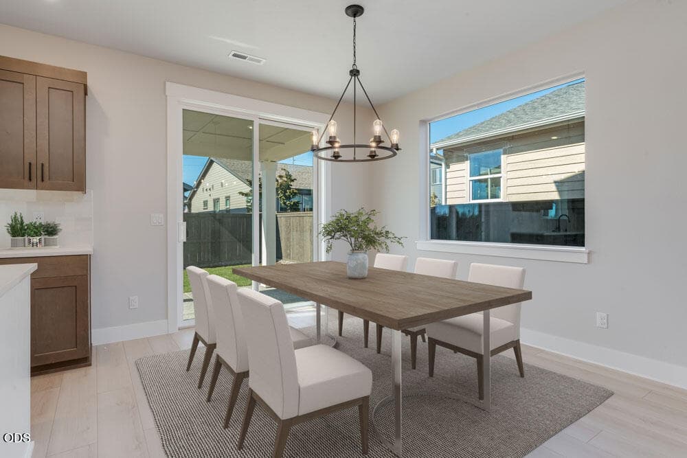 SP29-Sydney-Classic-2024-DiningRoom. Photo 2 of 28, 3129 NE Terra Place, Bend, OR 97701