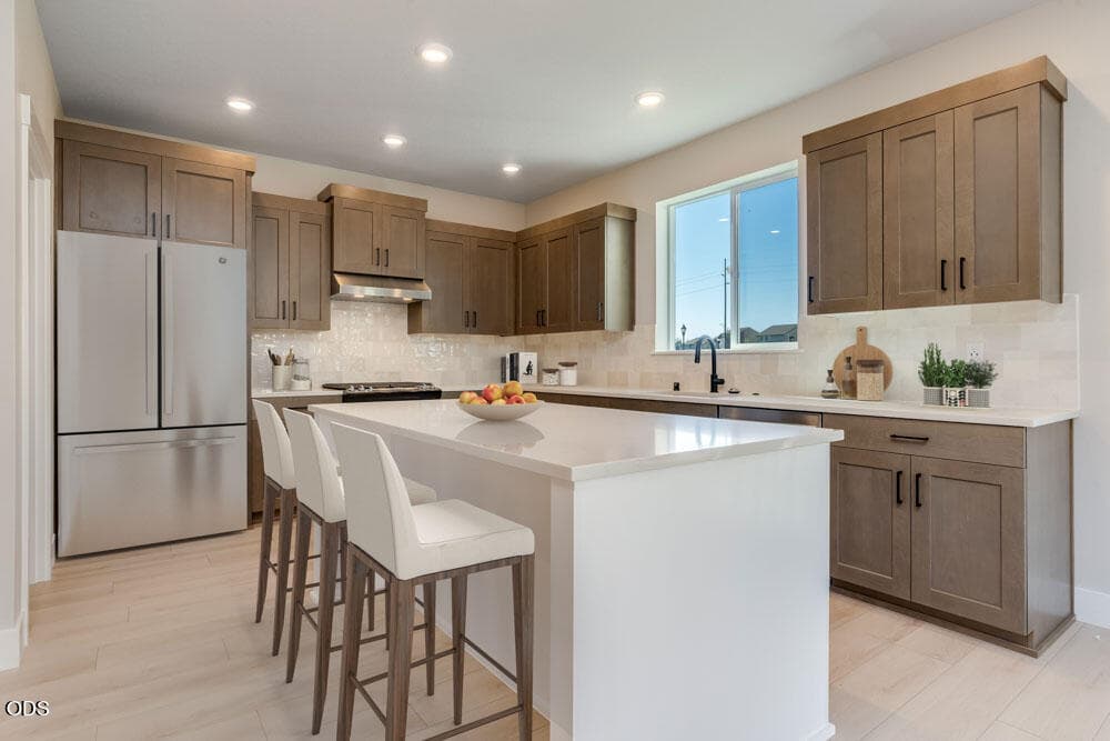 Hero-SP29-Sydney-Classic-2024-Kitchen. Photo 3 of 28, 3129 NE Terra Place, Bend, OR 97701