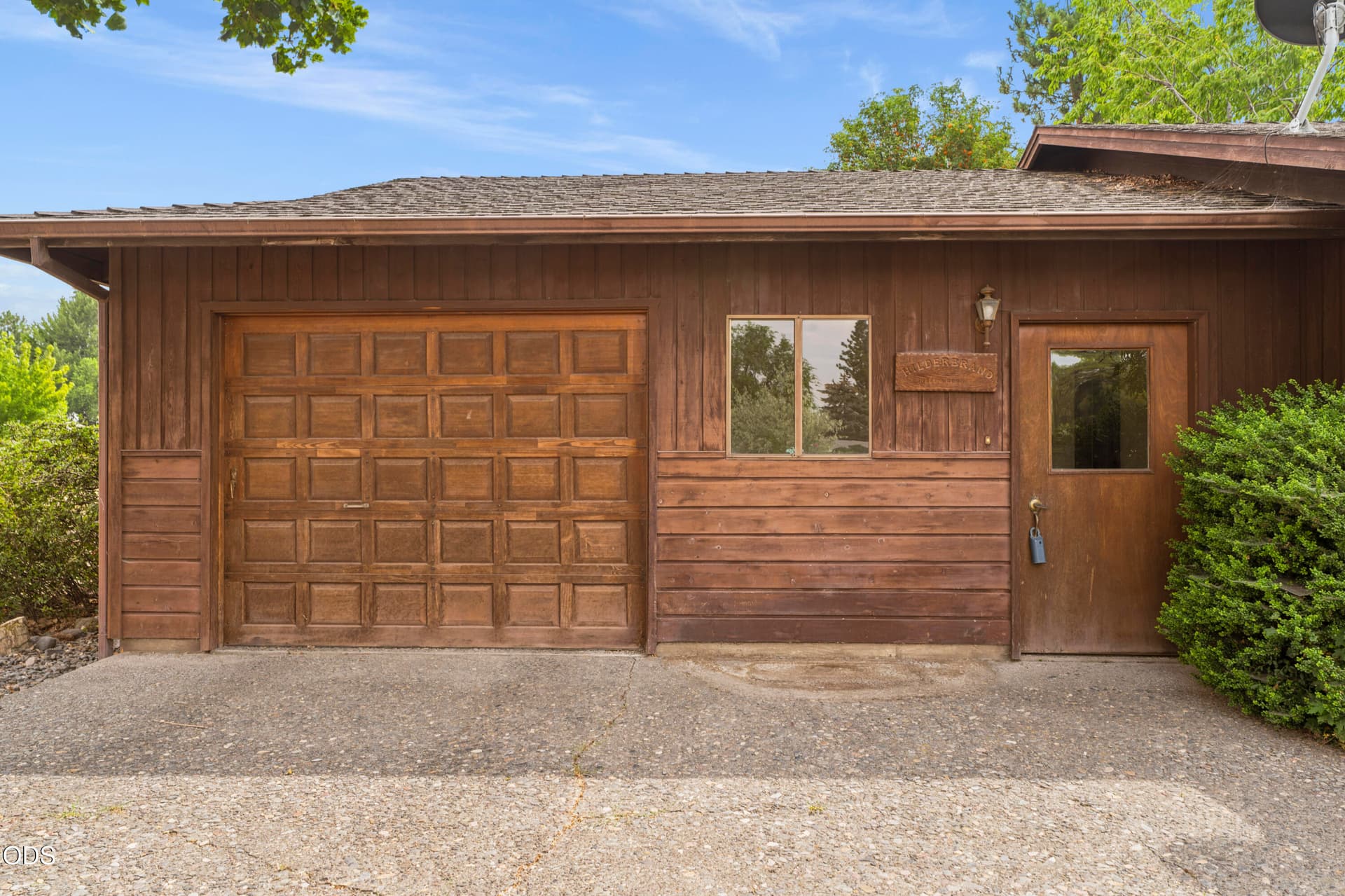 front garage entry. Photo 3 of 35, 566 NW Reata, Prineville, OR 97754