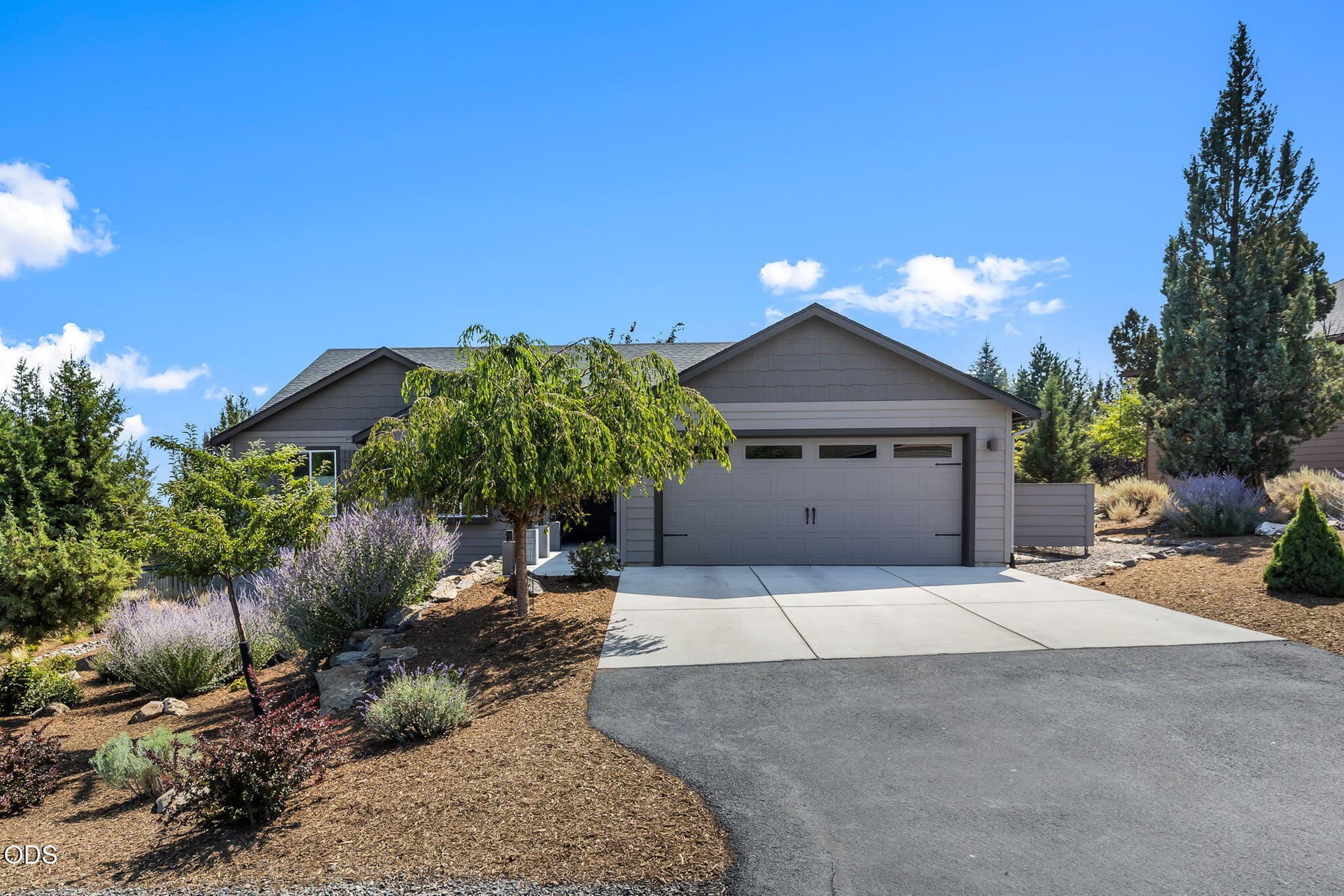 2026_08_20_222_highland_meadow_loop_rdm-. Photo 2 of 49, 222 Highland Meadow Loop, Redmond, OR 97756