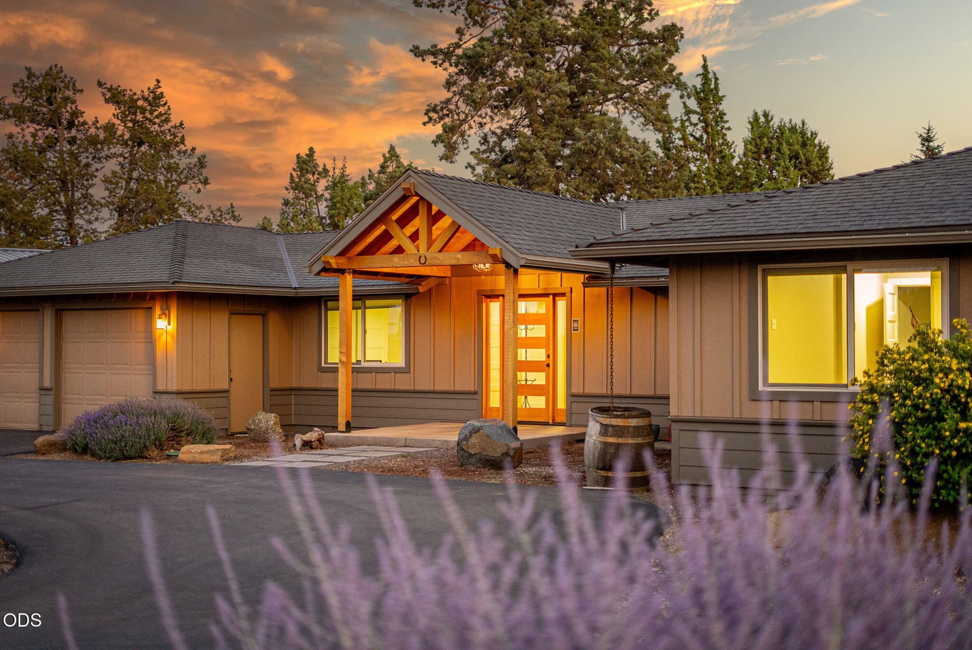 Covered Entry. Photo 5 of 43, 21785 Coyote Drive, Bend, OR 97702