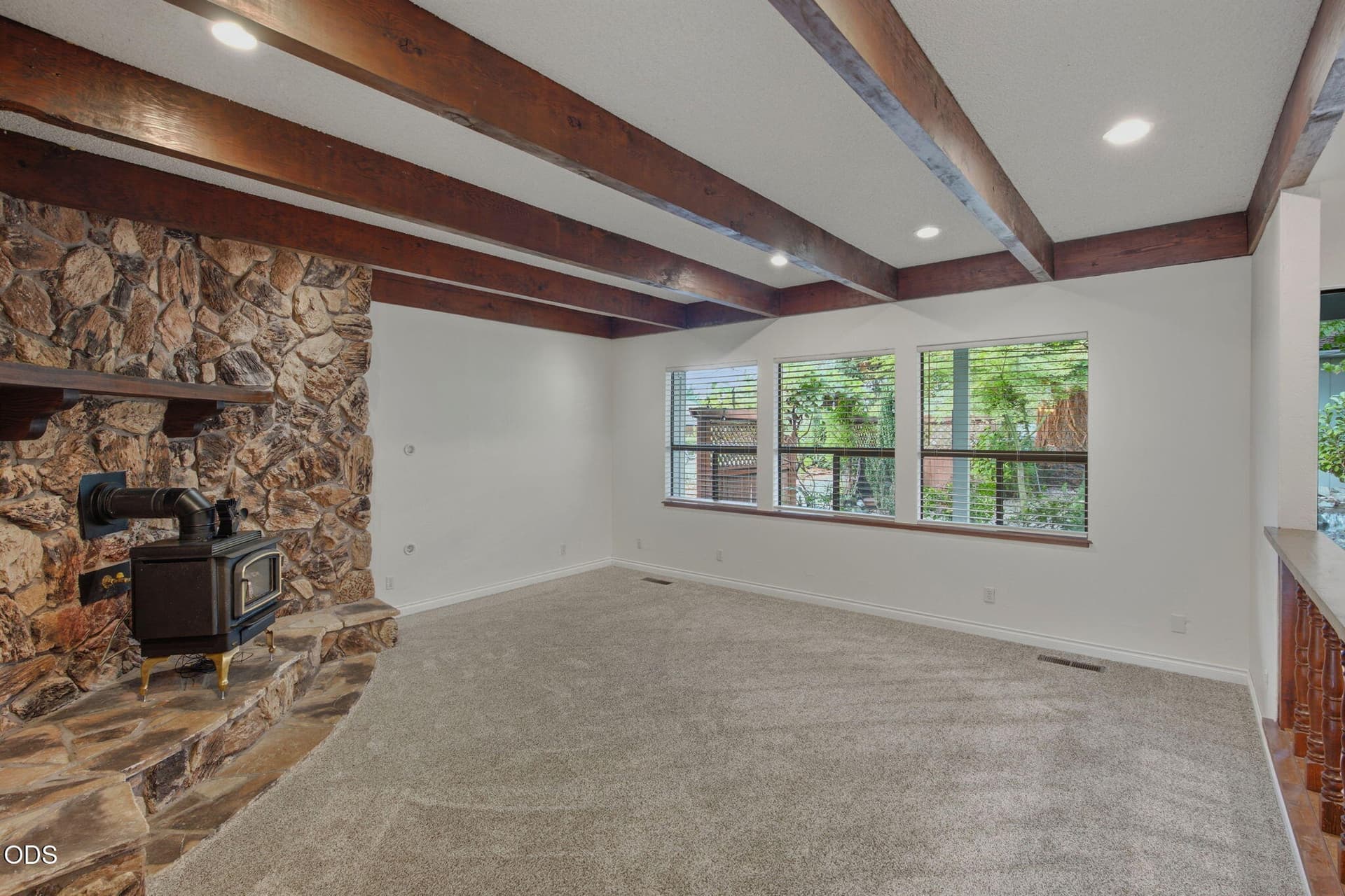 4. Photo 4 of 52, 851 NE 10th Street, Grants Pass, OR 97526