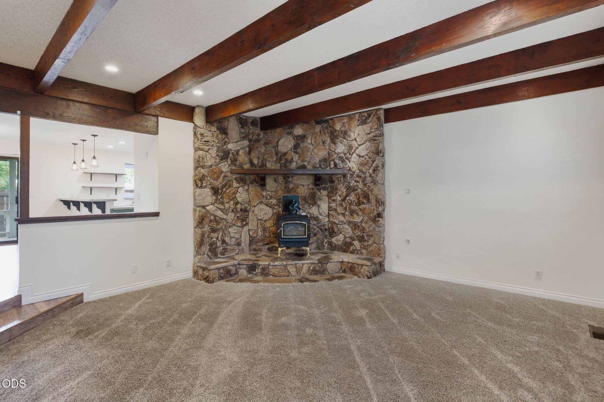 5. Photo 5 of 52, 851 NE 10th Street, Grants Pass, OR 97526