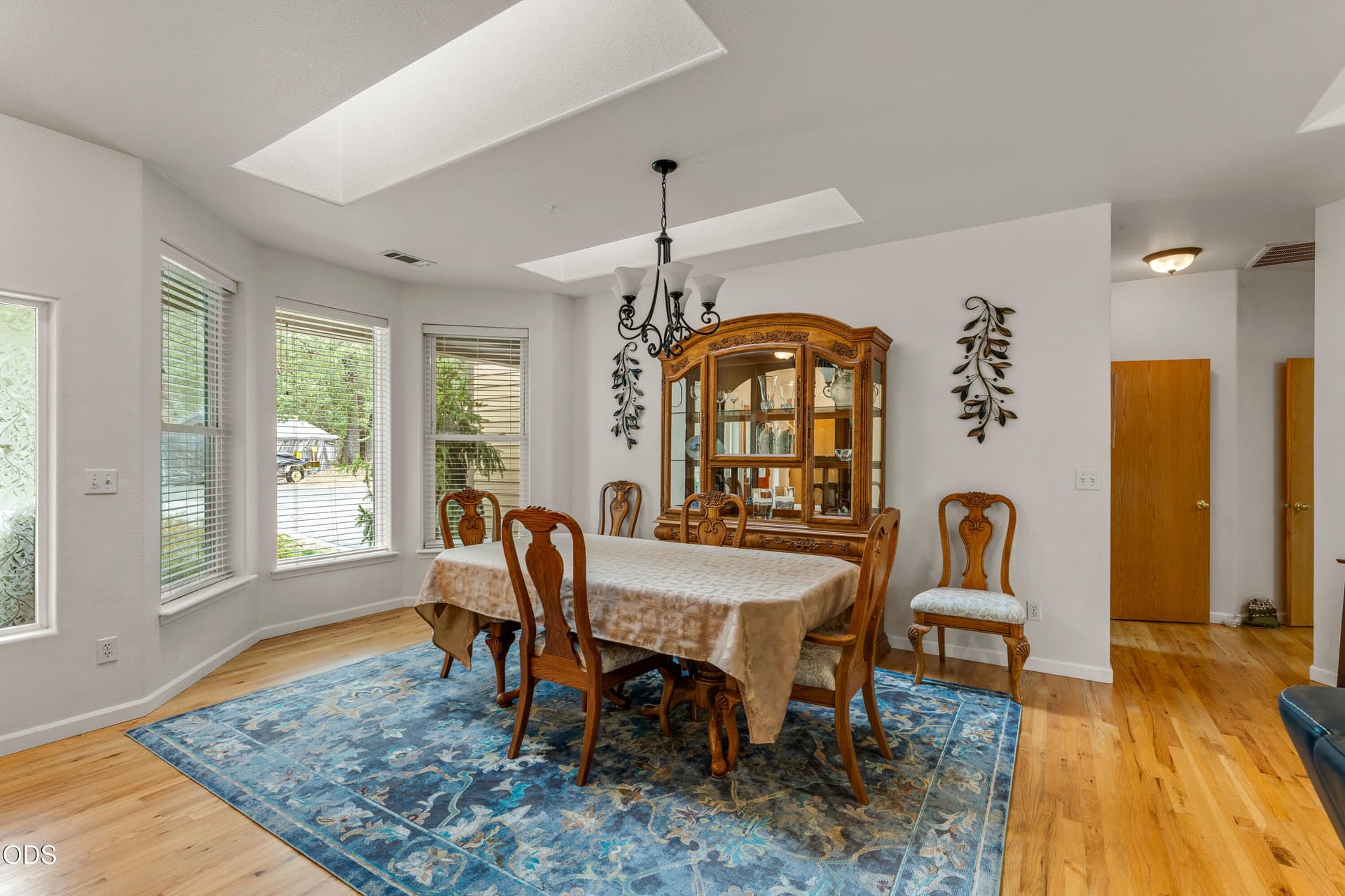 INT (2 of 22). Photo 5 of 41, 155 El Camino Way, Grants Pass, OR 97526