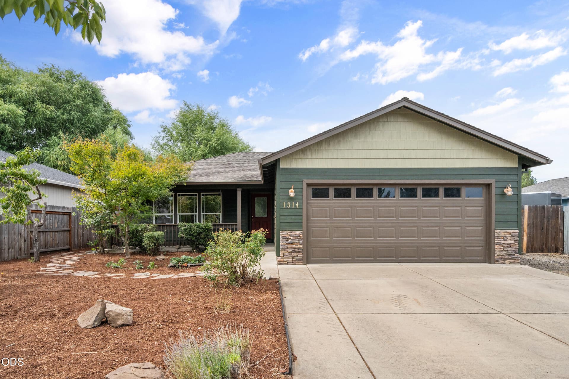 1314-andrew-dr-01. Photo 1 of 27, 1314 Andrew Drive, Medford, OR 97501