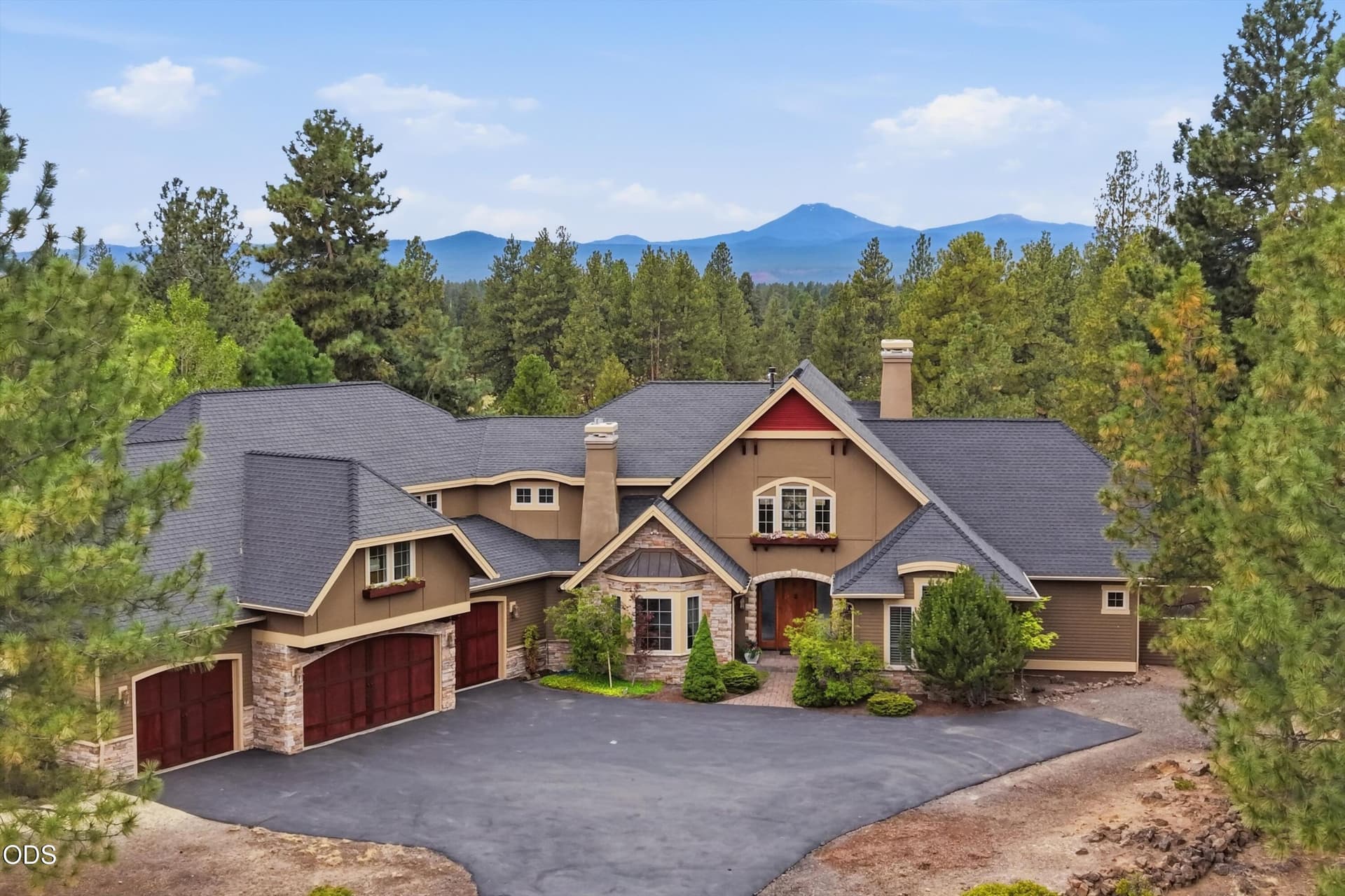11-20100 Star Fire Ridge Ct-3. Photo 3 of 66, 20100 Starfire Ridge Court, Bend, OR 97702