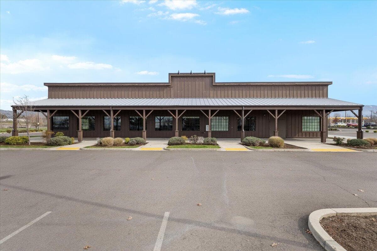 1. Photo 3 of 42, 1445 Center Drive, Medford, OR 97501