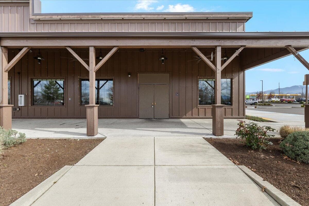 1. Photo 5 of 42, 1445 Center Drive, Medford, OR 97501