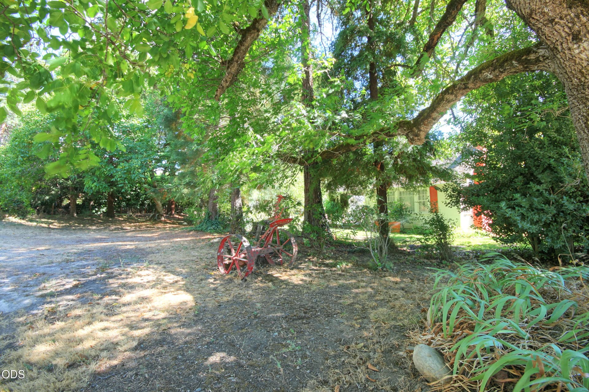 driveway entry. Photo 3 of 37, 12707 Highway 238, Applegate, OR 97530