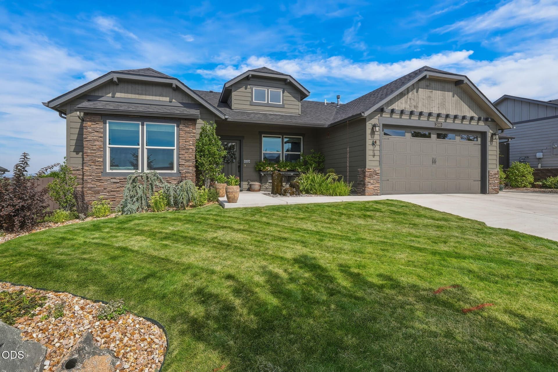 3-web-or-mls-Riley-Visuals-3. Photo 1 of 55, 2440 SW 43rd Place, Redmond, OR 97756