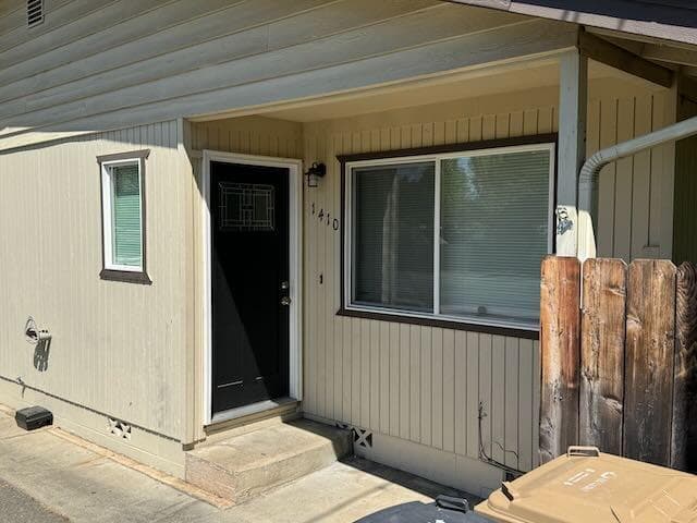 IMG_6677. Photo 4 of 8, 1410 SW G Street, Grants Pass, OR 97526