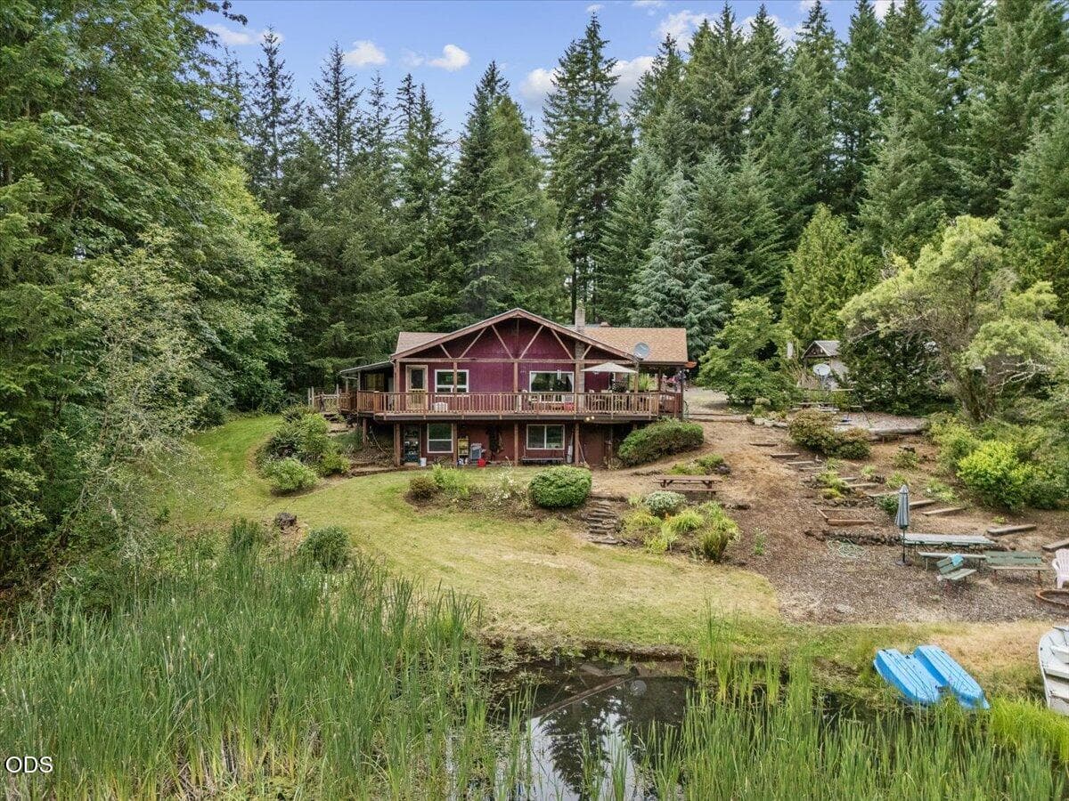 Front. Photo 1 of 32, 22606 Milk Ranch Road, Scotts Mills, OR 97375