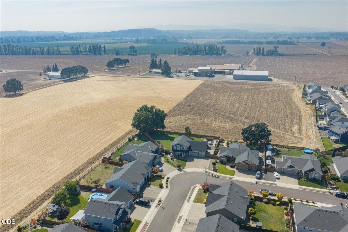 3. Photo 3 of 52, 5746 NE Tuscan Loop, Albany, OR 97321