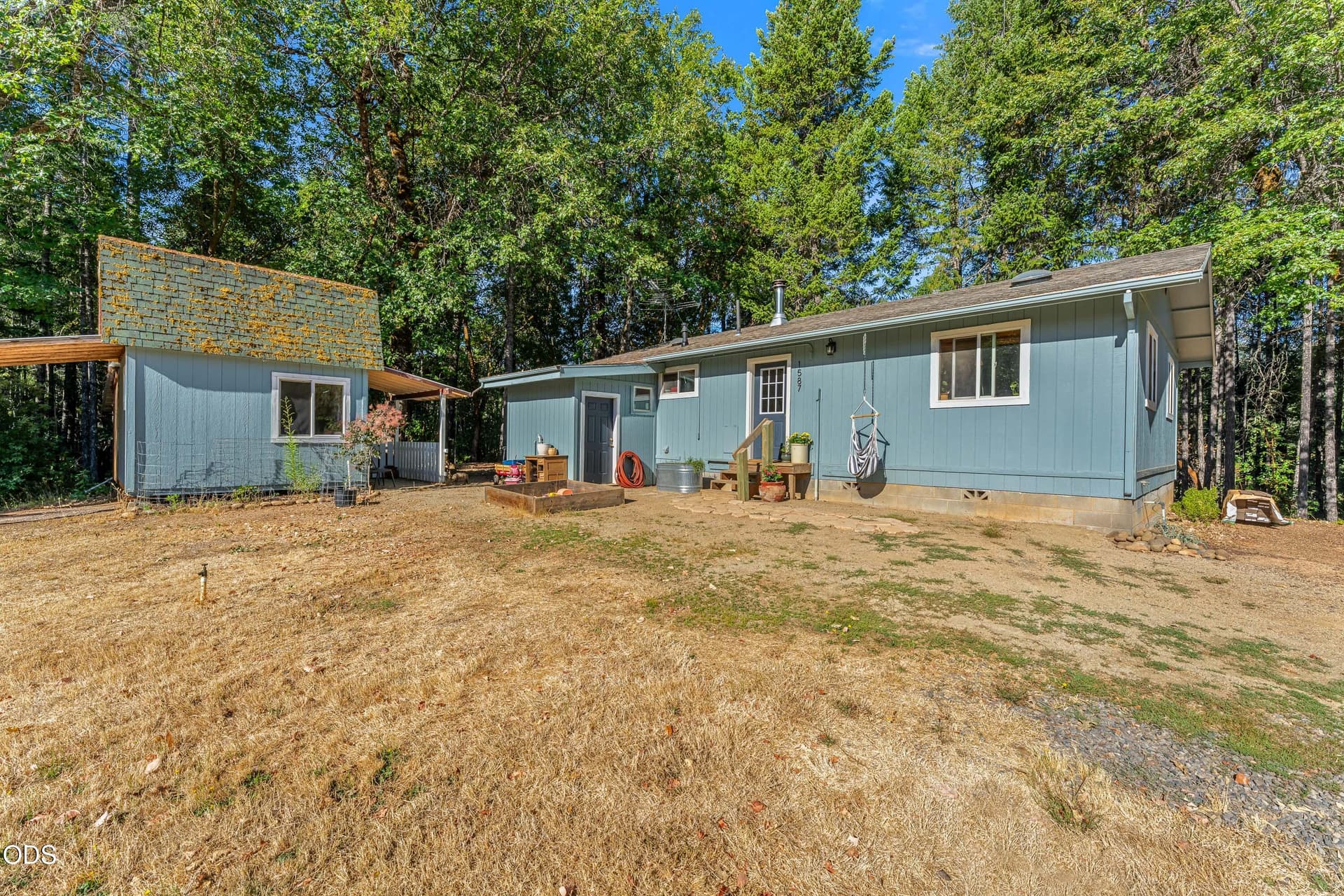 08-EXT (2 of 10). Photo 3 of 30, 1587 Arrowhead Drive, O'Brien, OR 97534