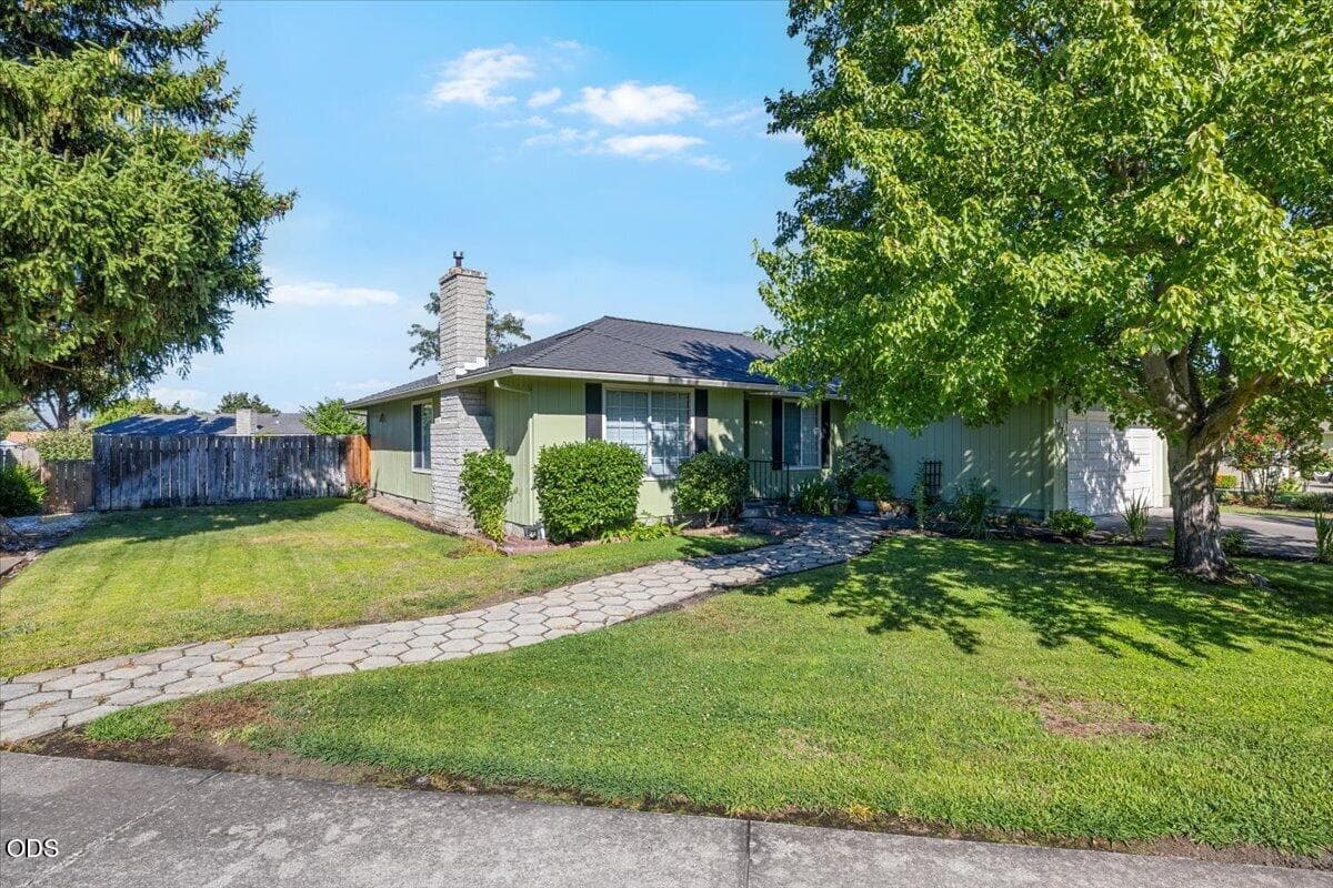 3-CI_5195. Photo 3 of 26, 3031 Cheltenham Way, Medford, OR 97504