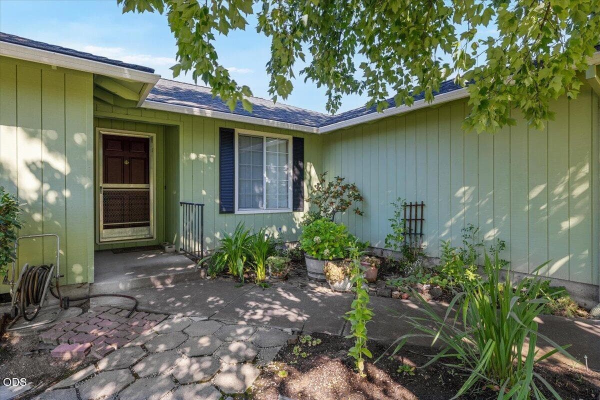 4-CI_5200. Photo 4 of 26, 3031 Cheltenham Way, Medford, OR 97504