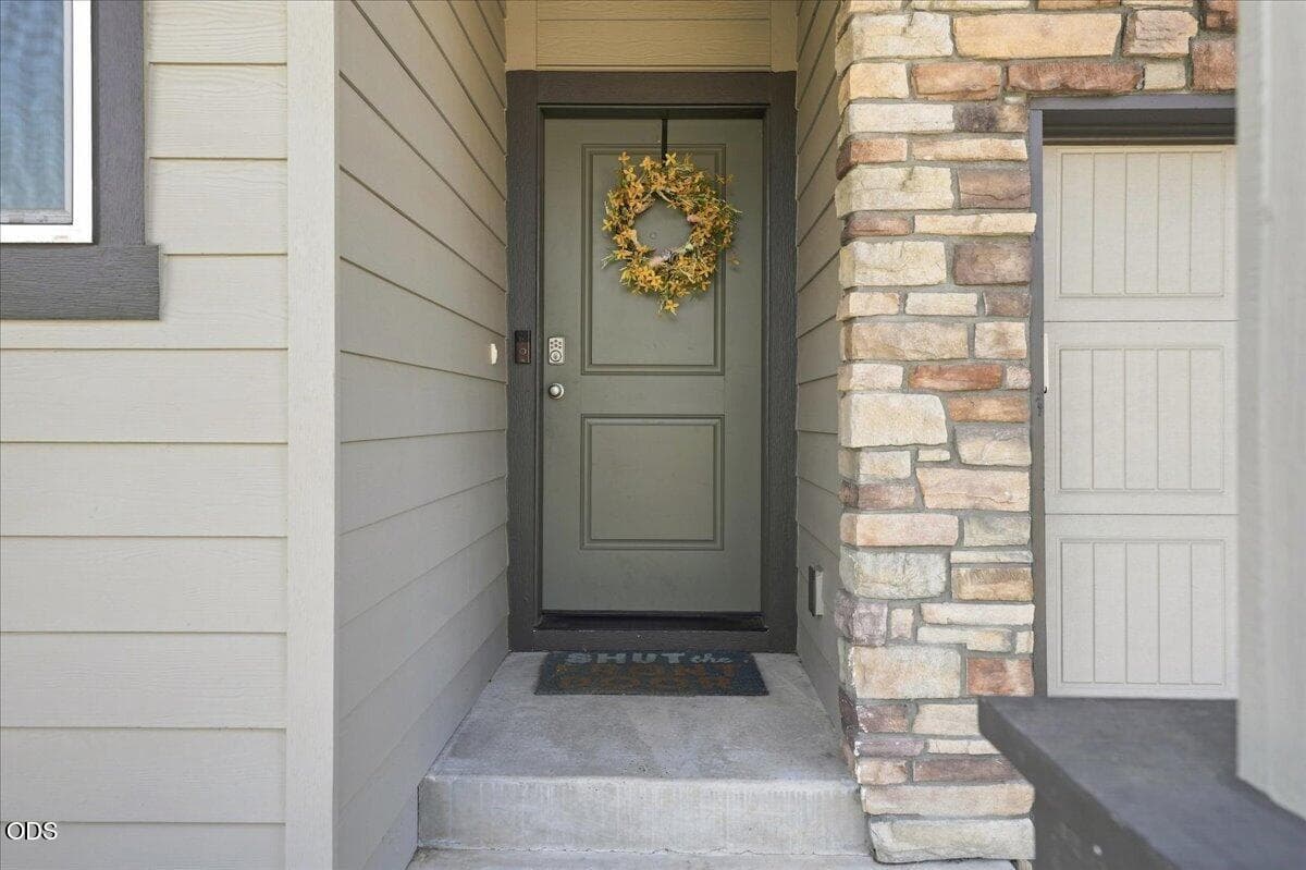 Front Entry. Photo 2 of 45, 20621 SE Gemstone Avenue, Bend, OR 97702