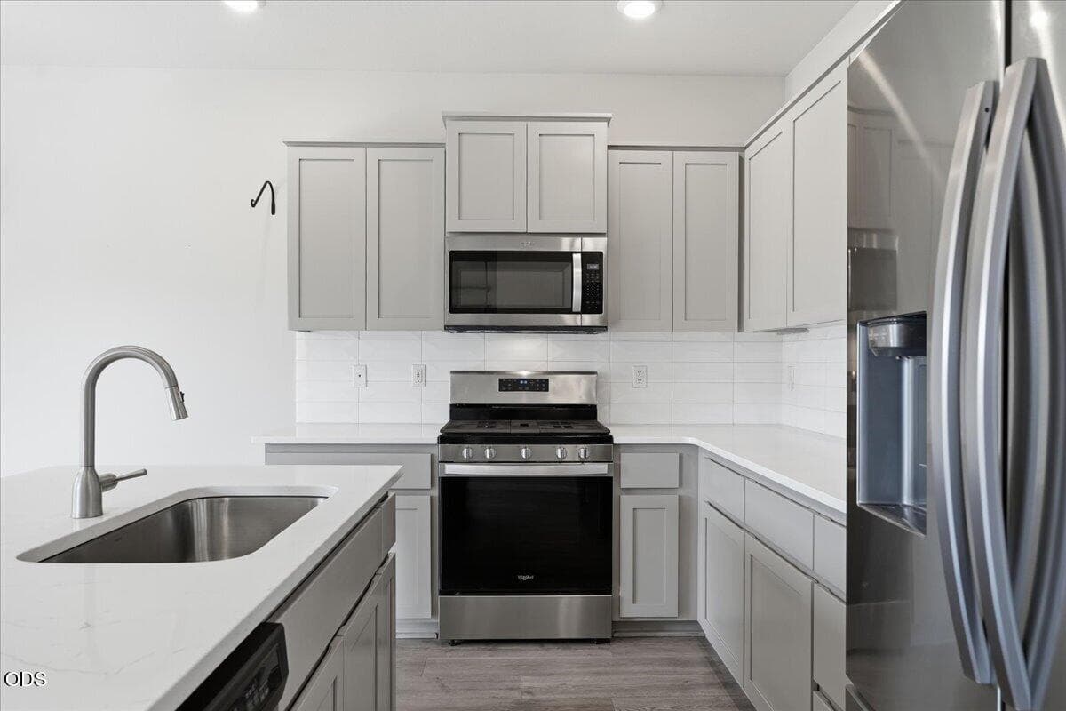Kitchen - Oven. Photo 4 of 45, 20621 SE Gemstone Avenue, Bend, OR 97702