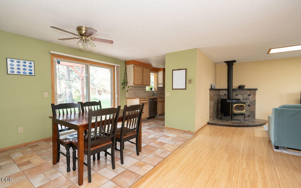 Dining Kitchen Living. Photo 4 of 33, 20941 Desert Woods Drive, Bend, OR 97702