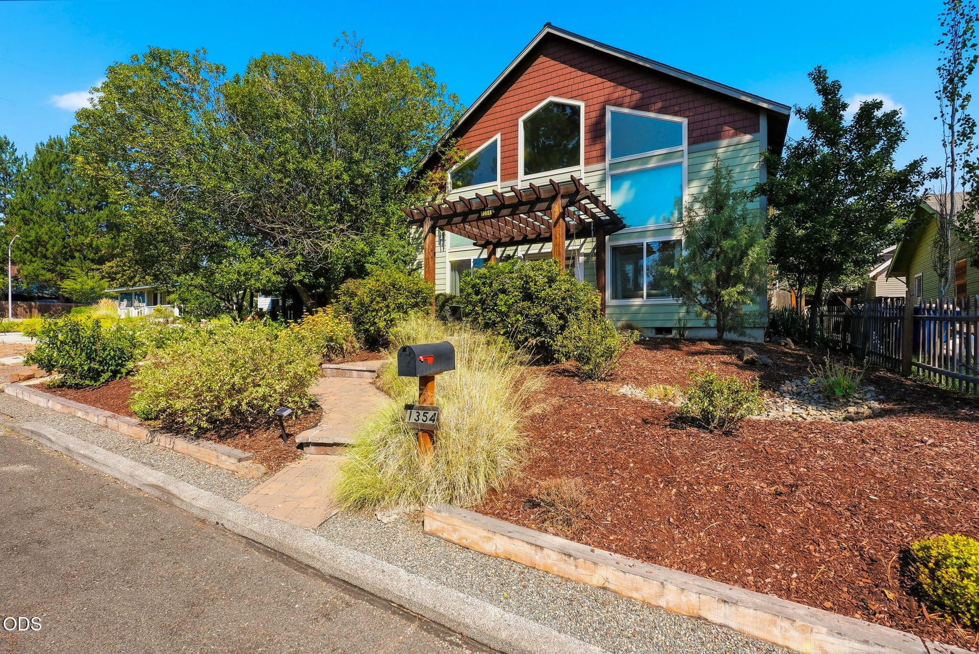 1-web-or-mls-Riley-Visuals-1. Photo 2 of 47, 1354 NW Baltimore Avenue, Bend, OR 97703