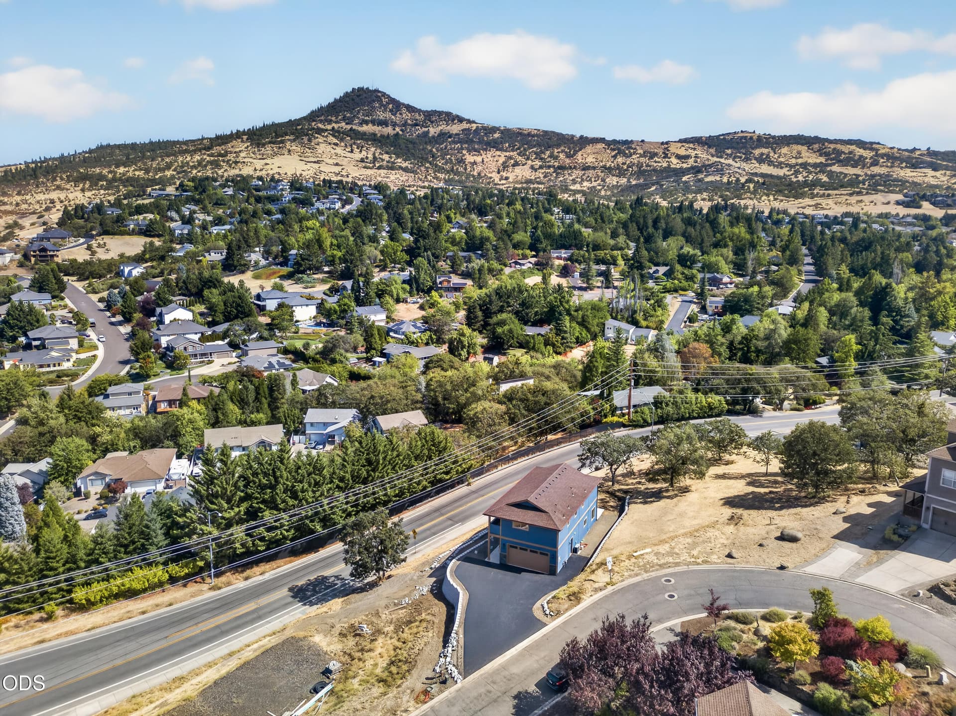 2. Photo 2 of 35, 4148 Barbara Jean Way, Medford, OR 97504