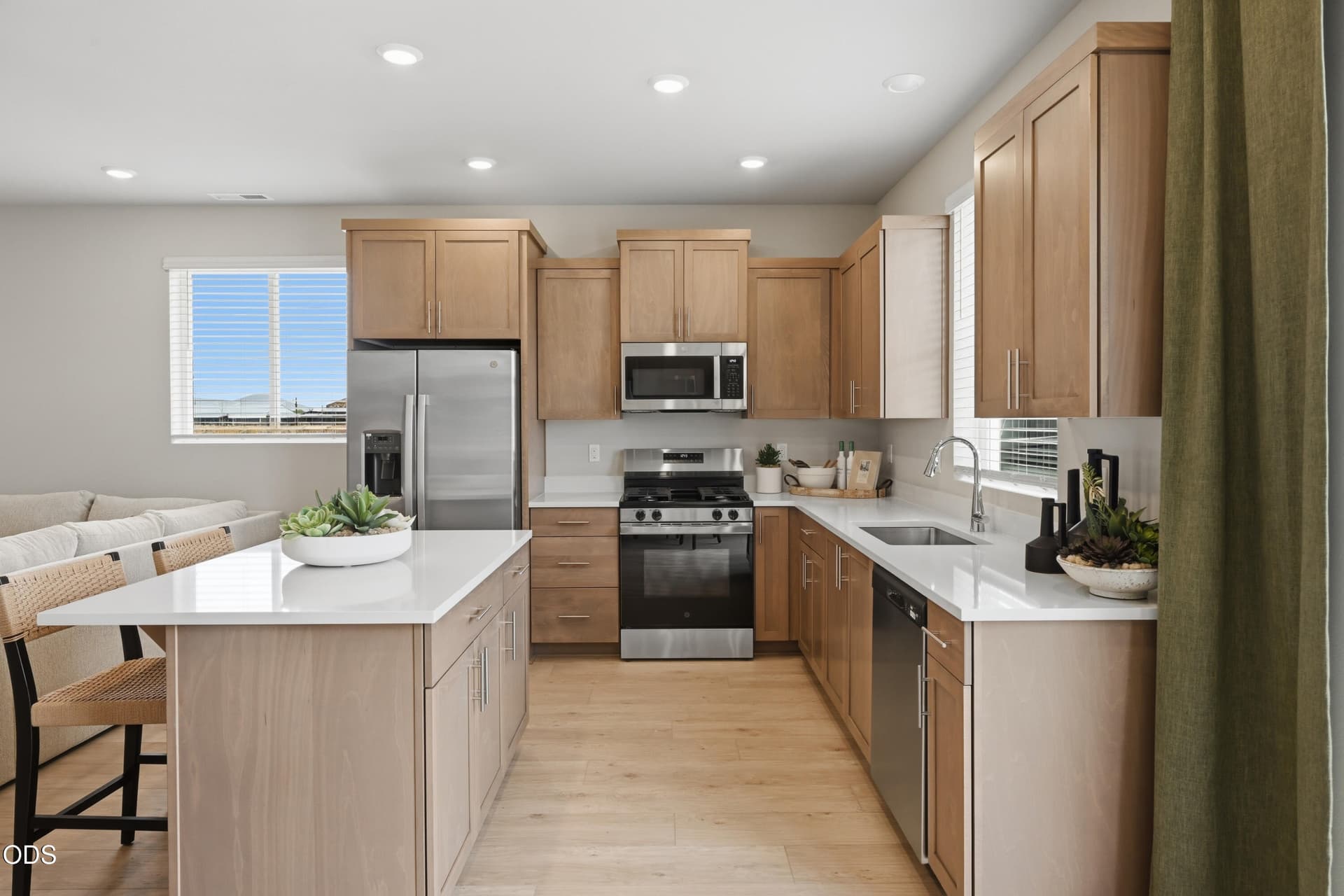 POR_DryCanyon_Pic_Atwood_Kitchen_3of4. Photo 5 of 35, 2728 NW 26th Loop North, Redmond, OR 97756