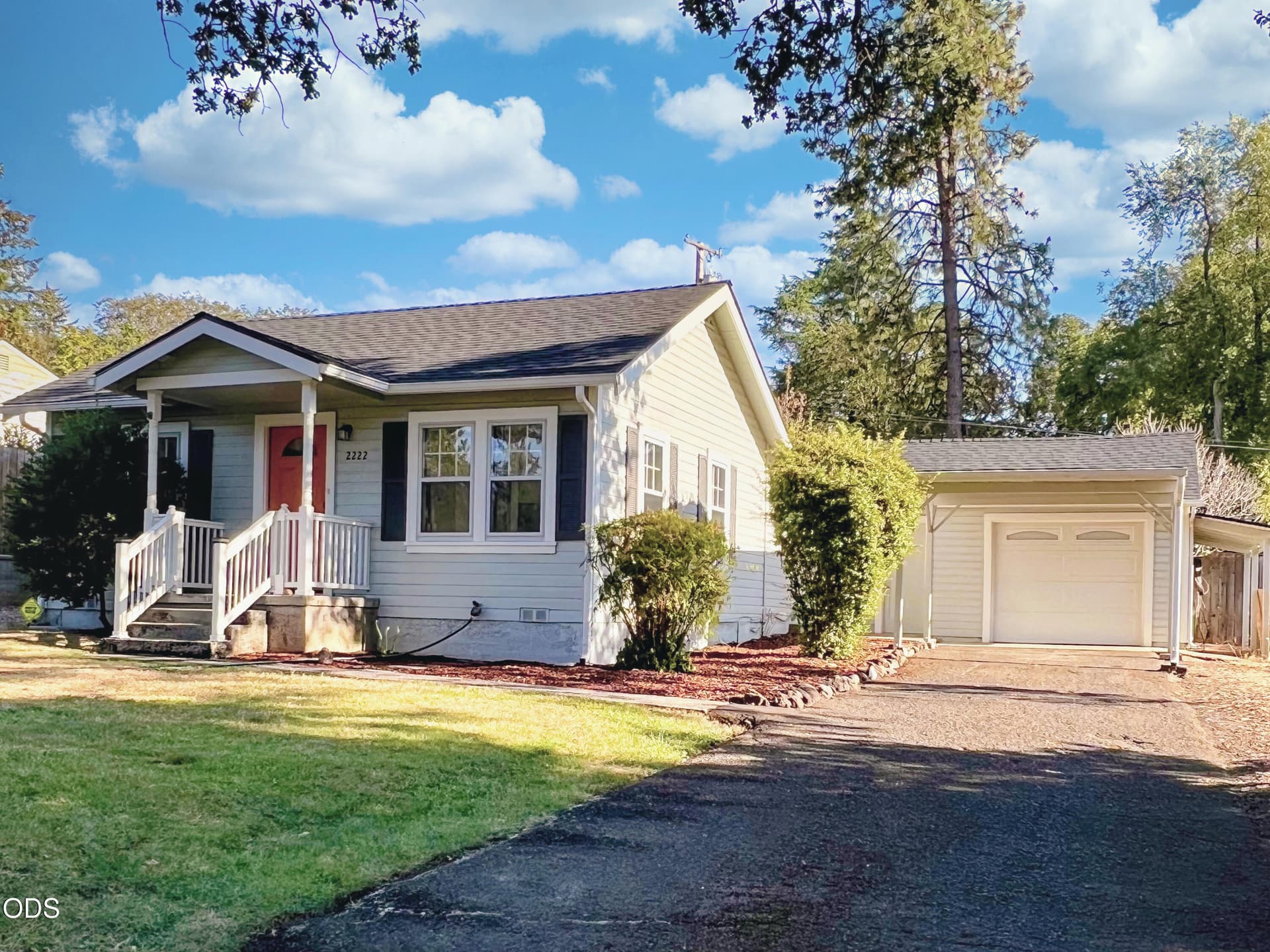 Front View. Photo 1 of 27, 2222 Aloha Avenue, Medford, OR 97504