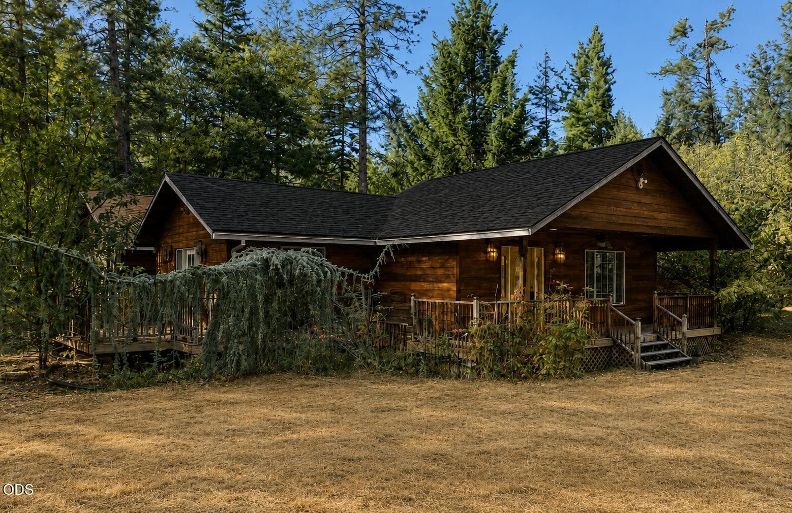 Front Exterior Corner View. Photo 4 of 26, 5118 Williams Highway, Grants Pass, OR 97527